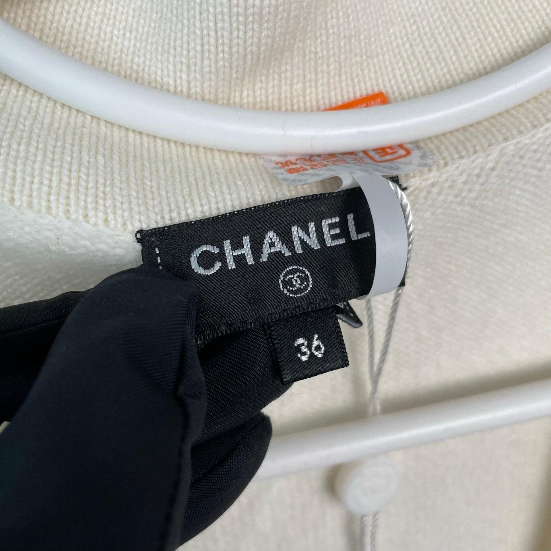 Chanel Chanel 22A Gemstone Button Knit Cardigan Size XS / US 0-2 / IT 36-38 - 4 Thumbnail