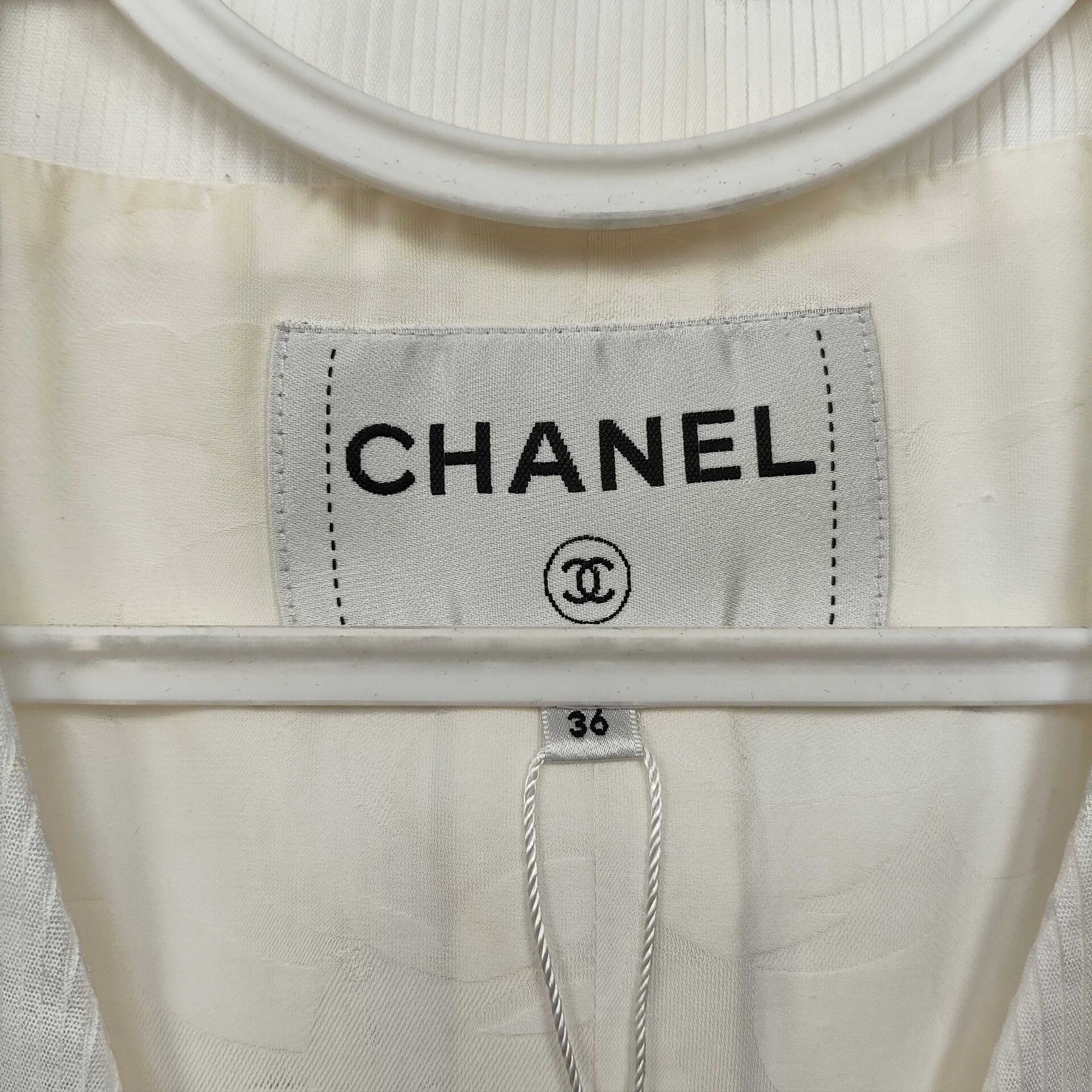 Chanel Chanel 21P Crystal Button Vest Size XS / US 0-2 / IT 36-38 - 4 Thumbnail