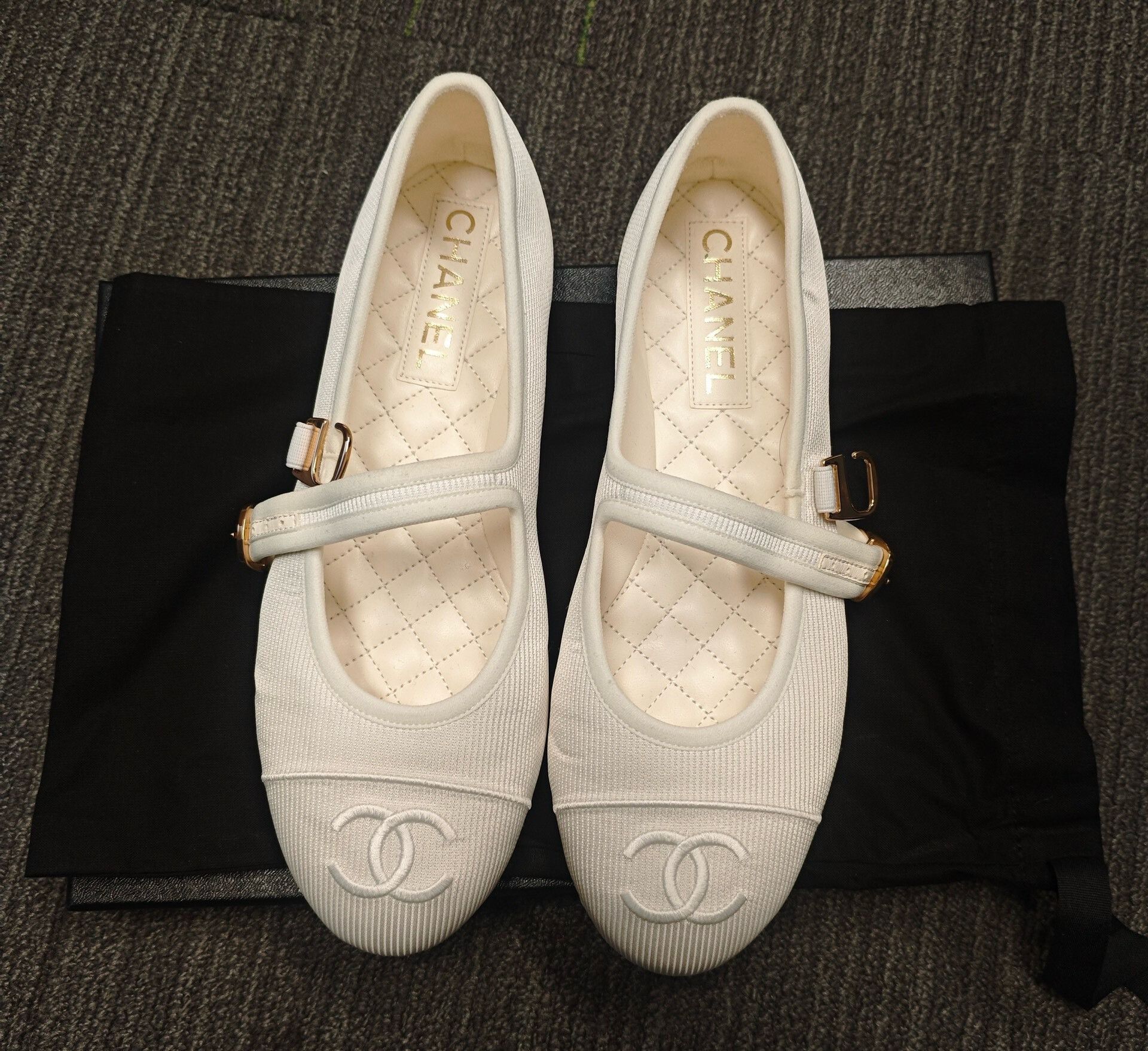 Chanel Chanel 24SS White Double C Mary Jane Shoes Size US 7 / IT 37 - 8 Thumbnail