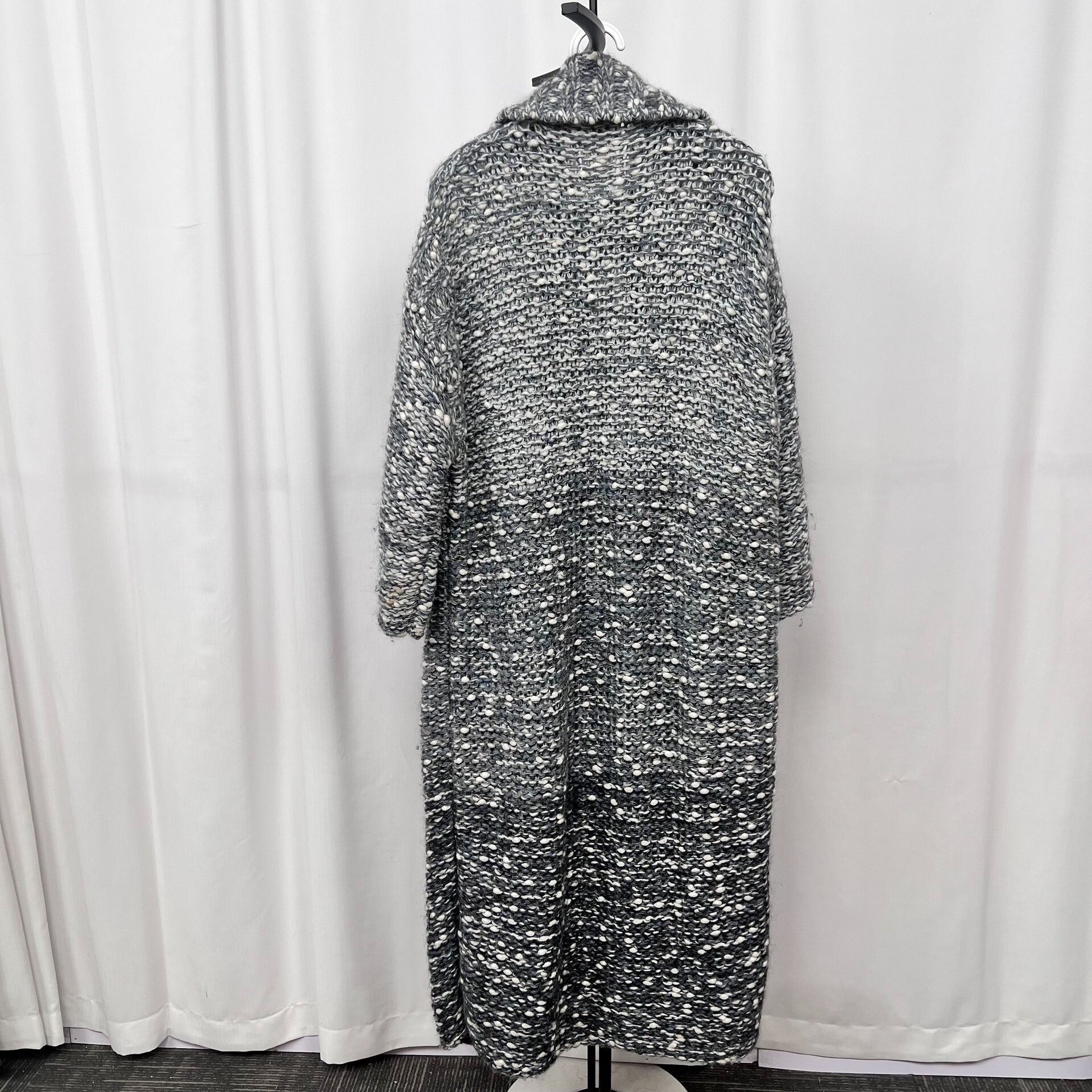 Chanel Chanel Gray Snowflake Gradient Tweed Long Coat Size M / US 6-8 / IT 42-44 - 2 Thumbnail