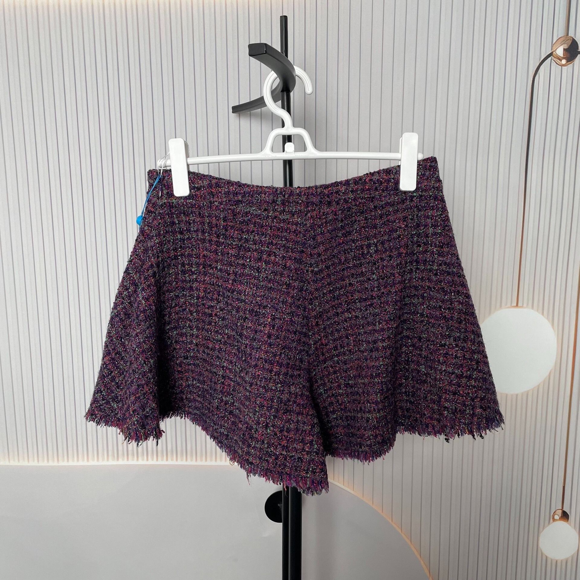 Chanel Chanel Purple Tweed Skirted Shorts 36 Size 36" / US 14 / IT 50 - 2 Thumbnail