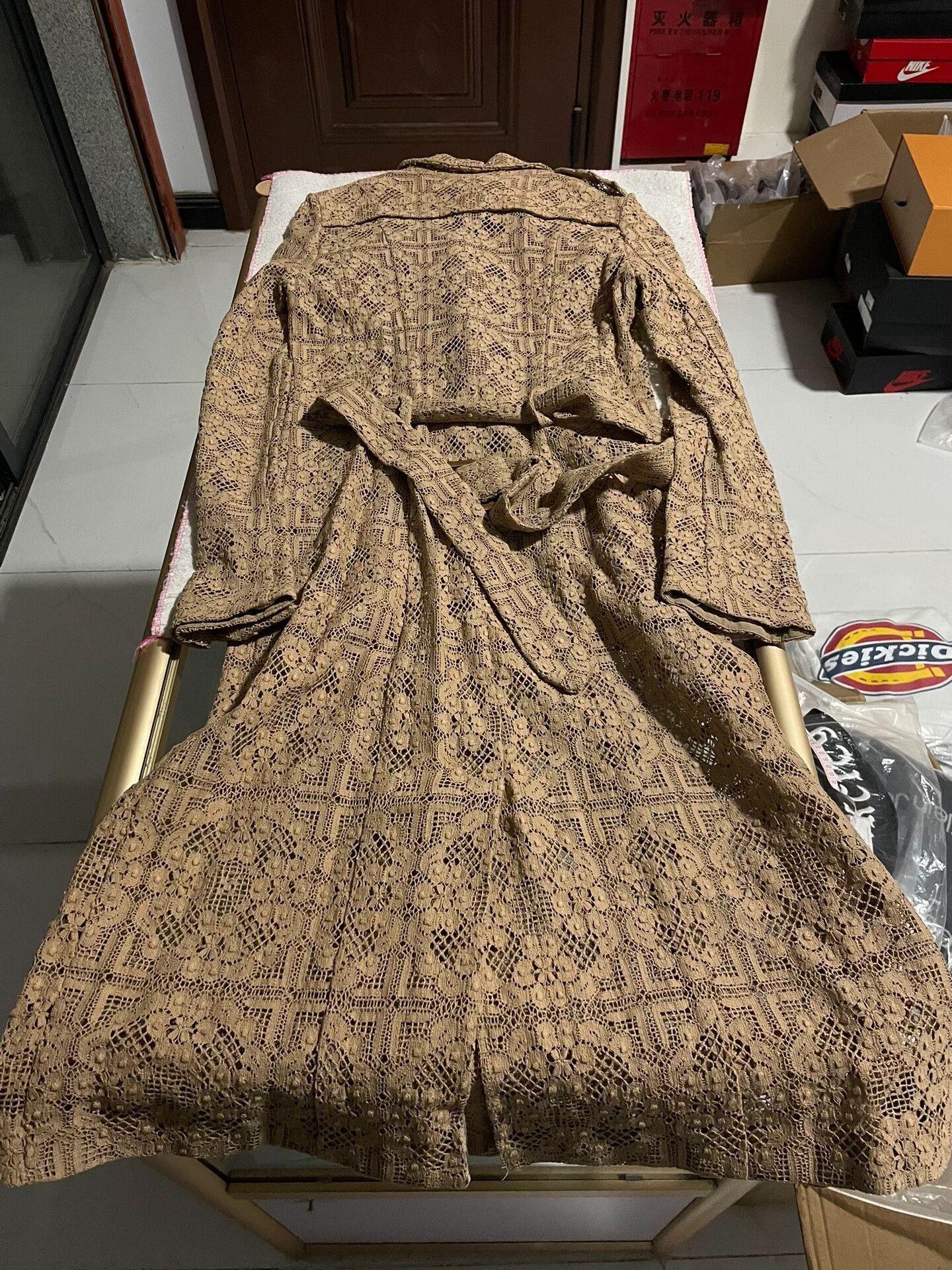 Burberry Burberry Women's Hollow-Out Trench Coat Size S / US 4 / IT 40 - 5 Thumbnail