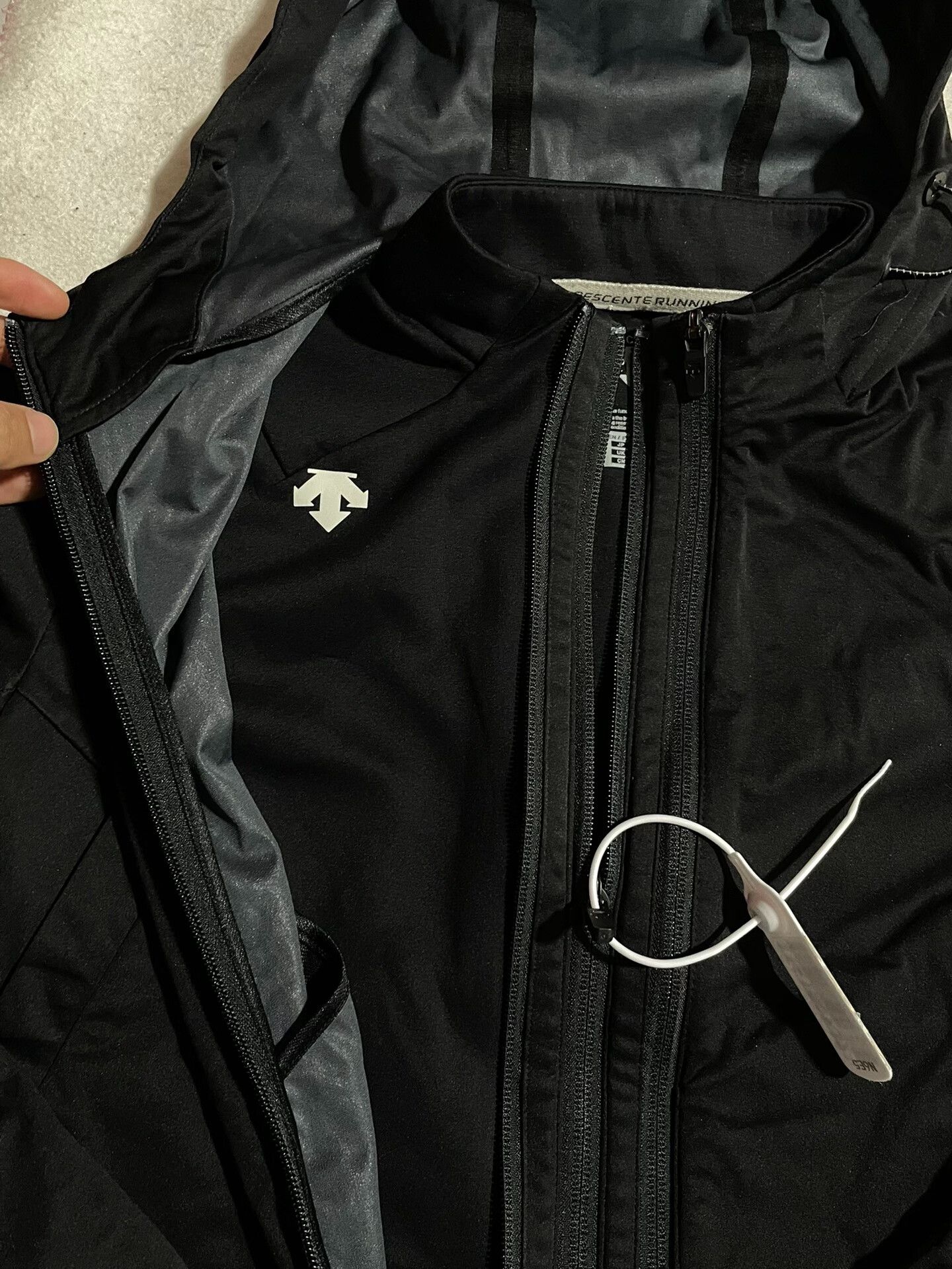 Descente Descente Black Fleece Hooded Jacket Size US L / EU 52-54 / 3 - 3 Thumbnail