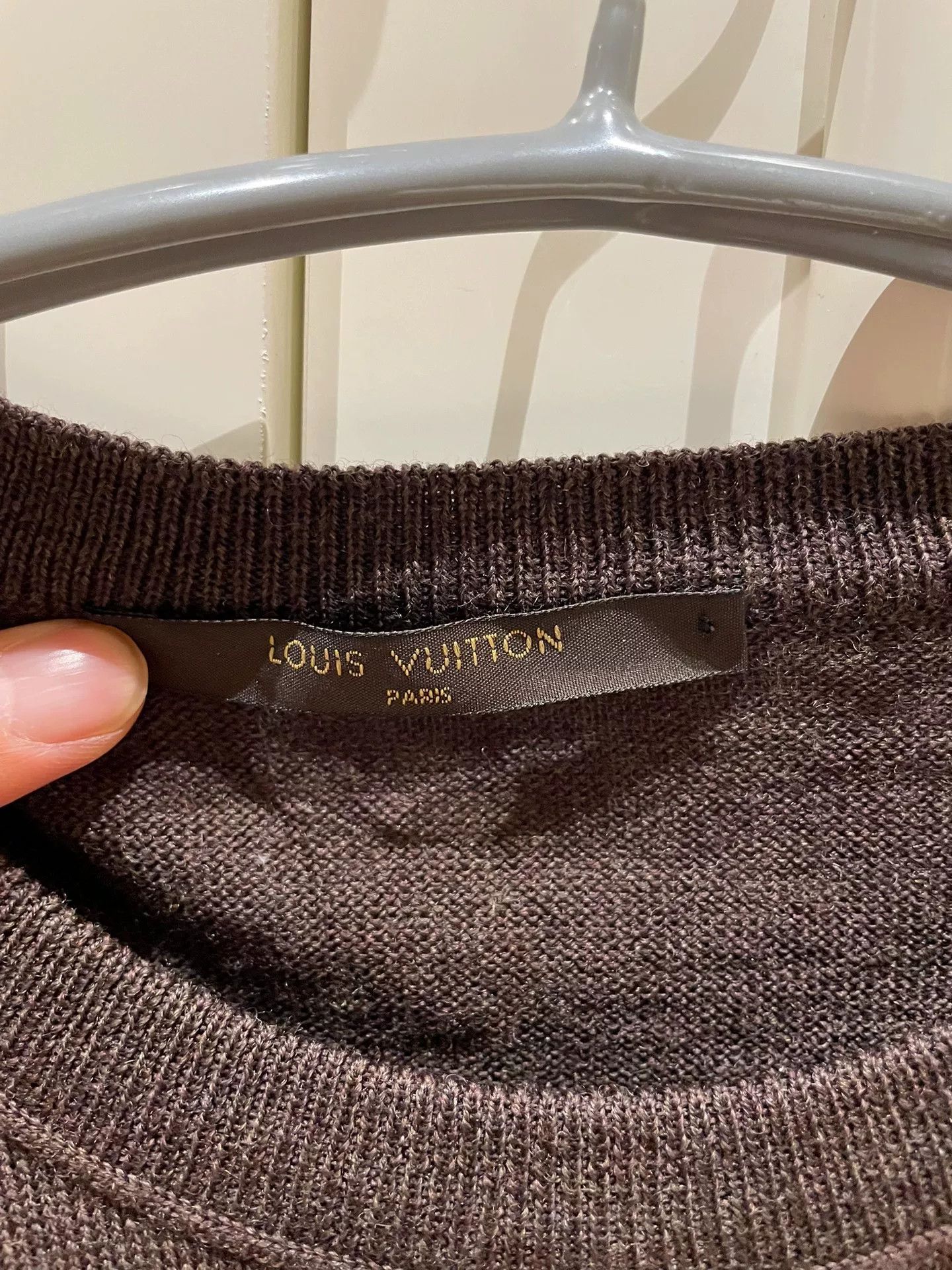 Louis Vuitton Louis Vuitton Men's Wool Sweater Big LV Logo Size US S / EU 44-46 / 1 - 3 Thumbnail