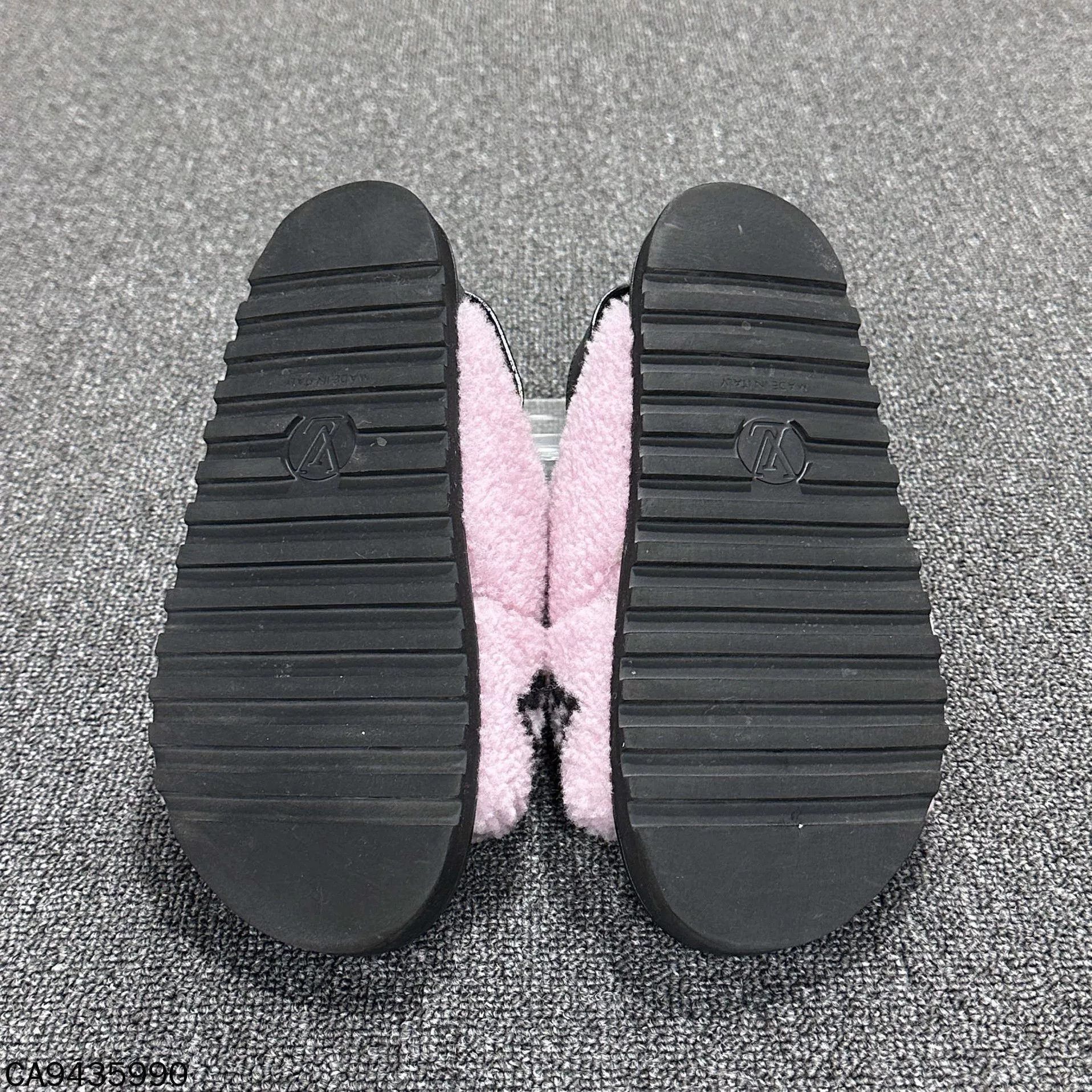 Louis Vuitton Louis Vuitton Pink Teddy Fur Sandals Size US 4 / IT 34 - 6 Thumbnail