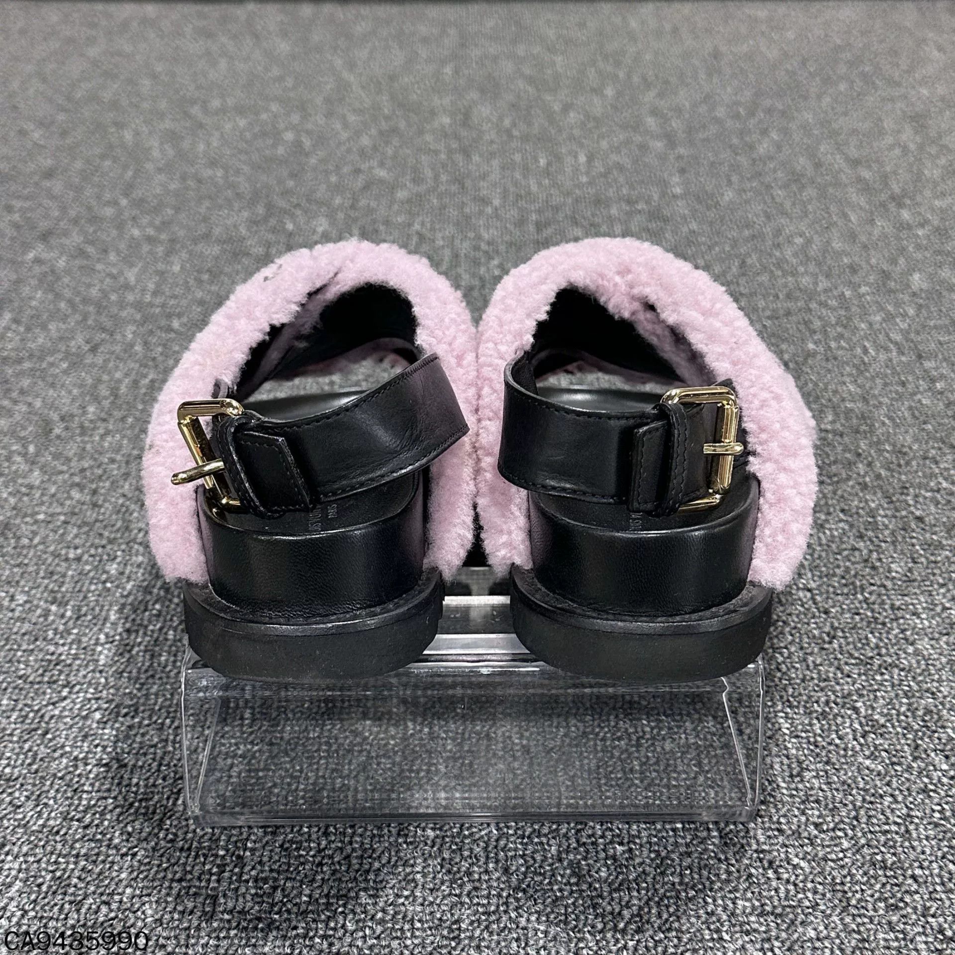 Louis Vuitton Louis Vuitton Pink Teddy Fur Sandals Size US 4 / IT 34 - 4 Thumbnail