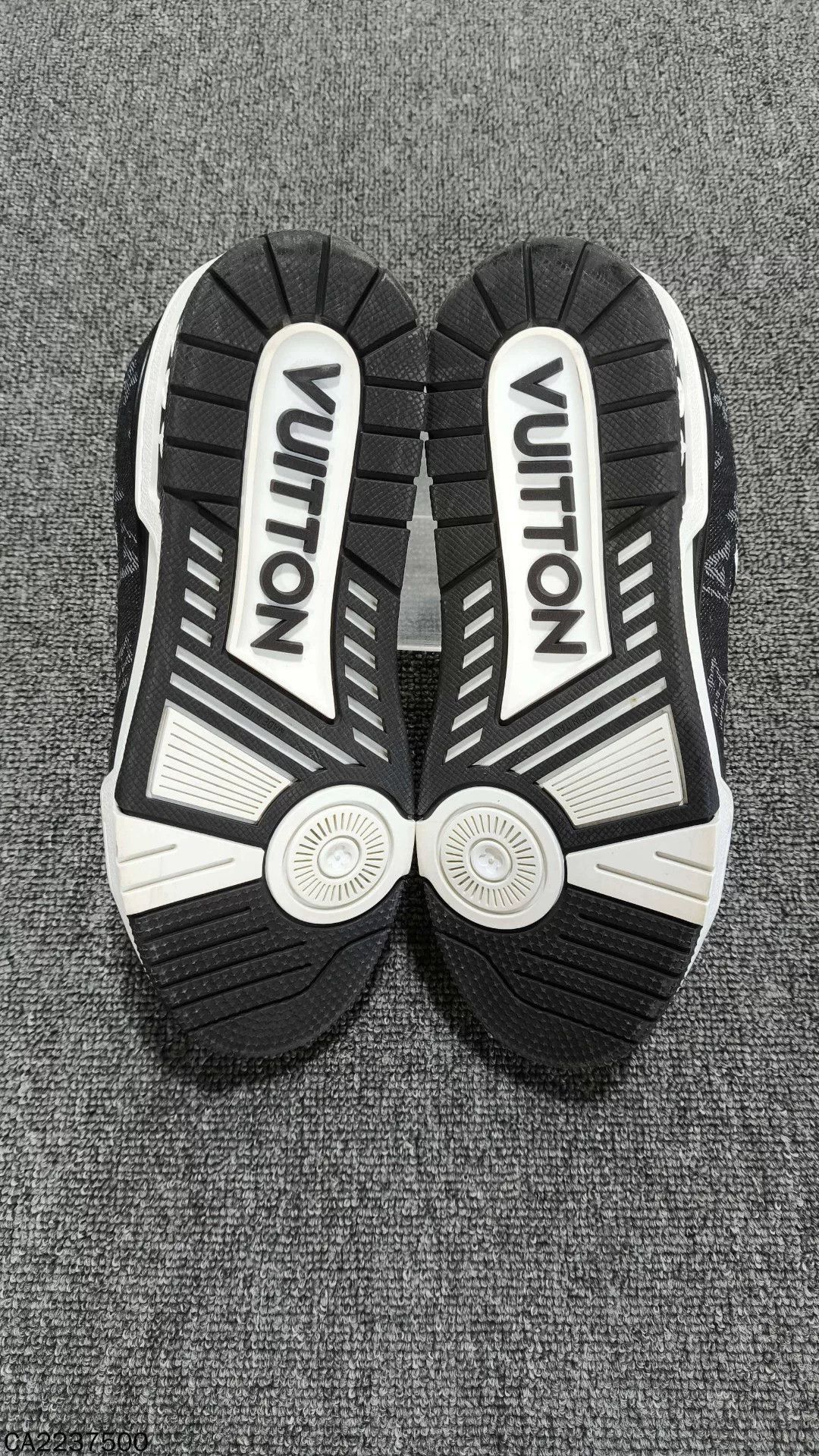 Louis Vuitton Louis Vuitton Monogram Trainer Sneakers Size US 6 / IT 36 - 6 Thumbnail