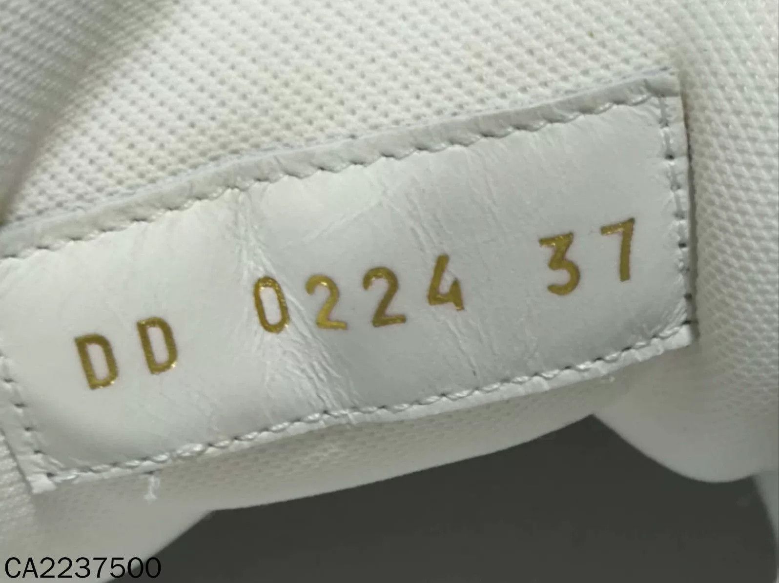 Louis Vuitton Louis Vuitton Monogram Trainer Sneakers Size US 6 / IT 36 - 7 Thumbnail