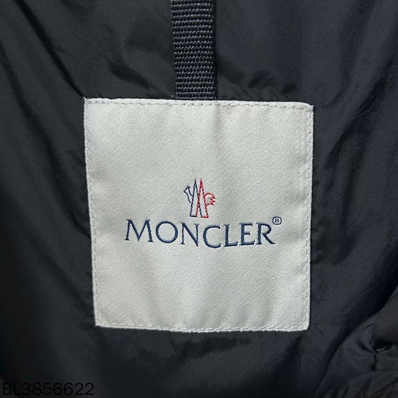 Moncler Moncler Ruffle Down Jacket Size XS / US 0-2 / IT 36-38 - 4 Thumbnail