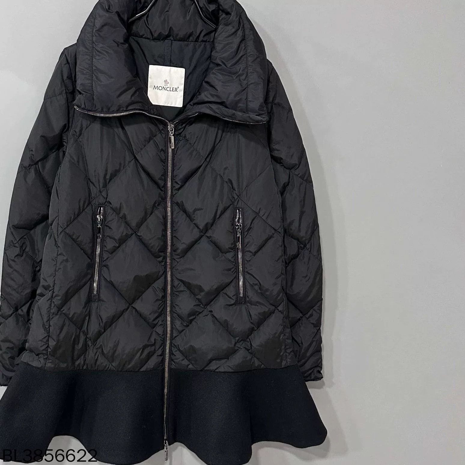Moncler Moncler Ruffle Down Jacket Size XS / US 0-2 / IT 36-38 - 2 Thumbnail