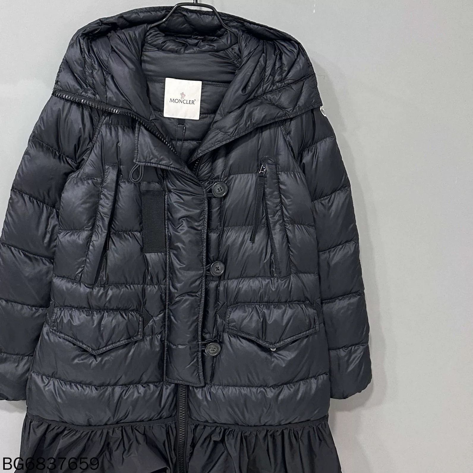 Moncler Ruffled Down Jacket Moncler Size S / US 4 / IT 40 - 2 Thumbnail