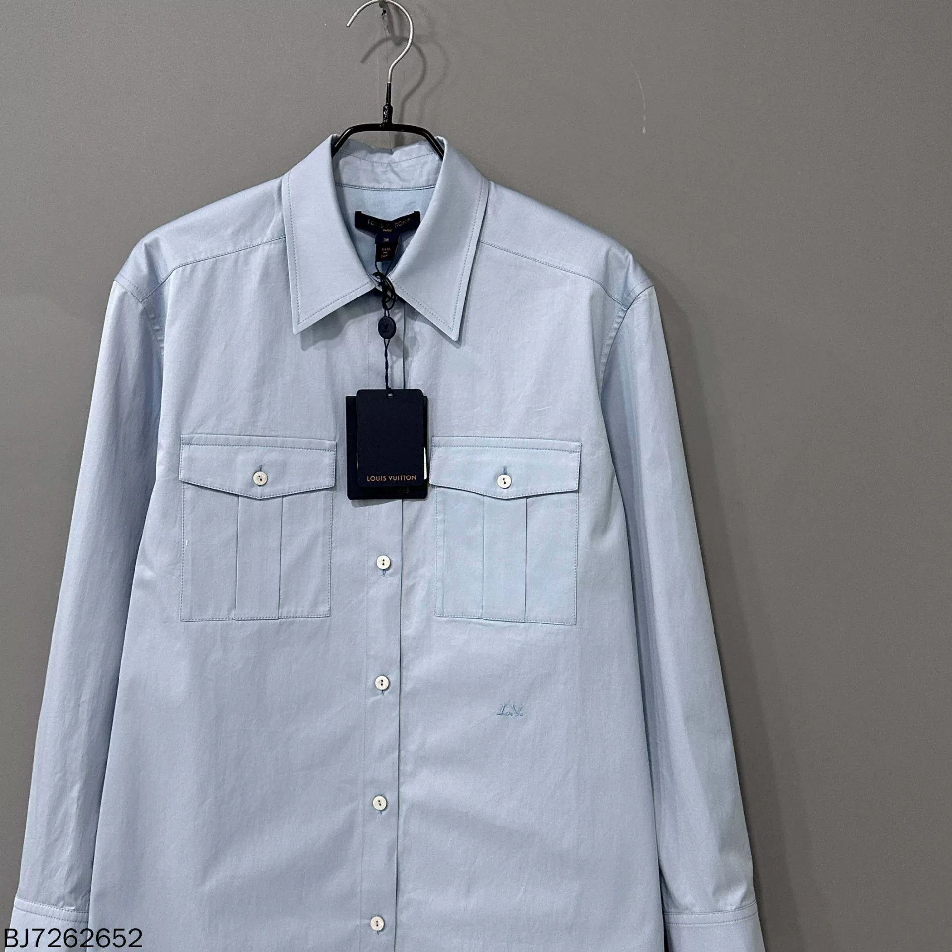 Louis Vuitton Louis Vuitton Embroidered Small Logo Long Sleeve Shirt Size XS / US 0-2 / IT 36-38 - 2 Thumbnail