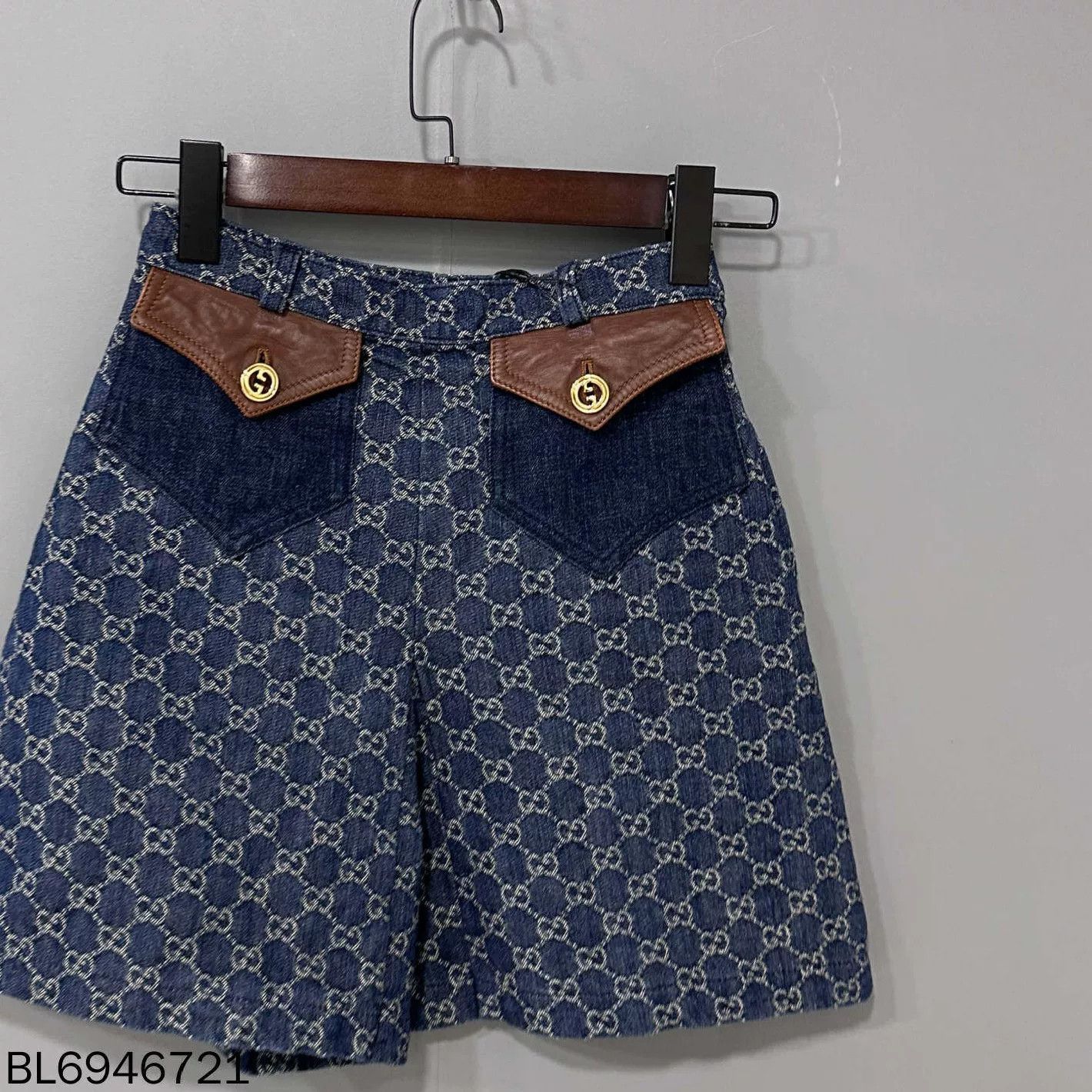 Gucci Gucci Patchwork Logo Print Denim Skirt Size 36" / US 14 / IT 50 - 2 Thumbnail