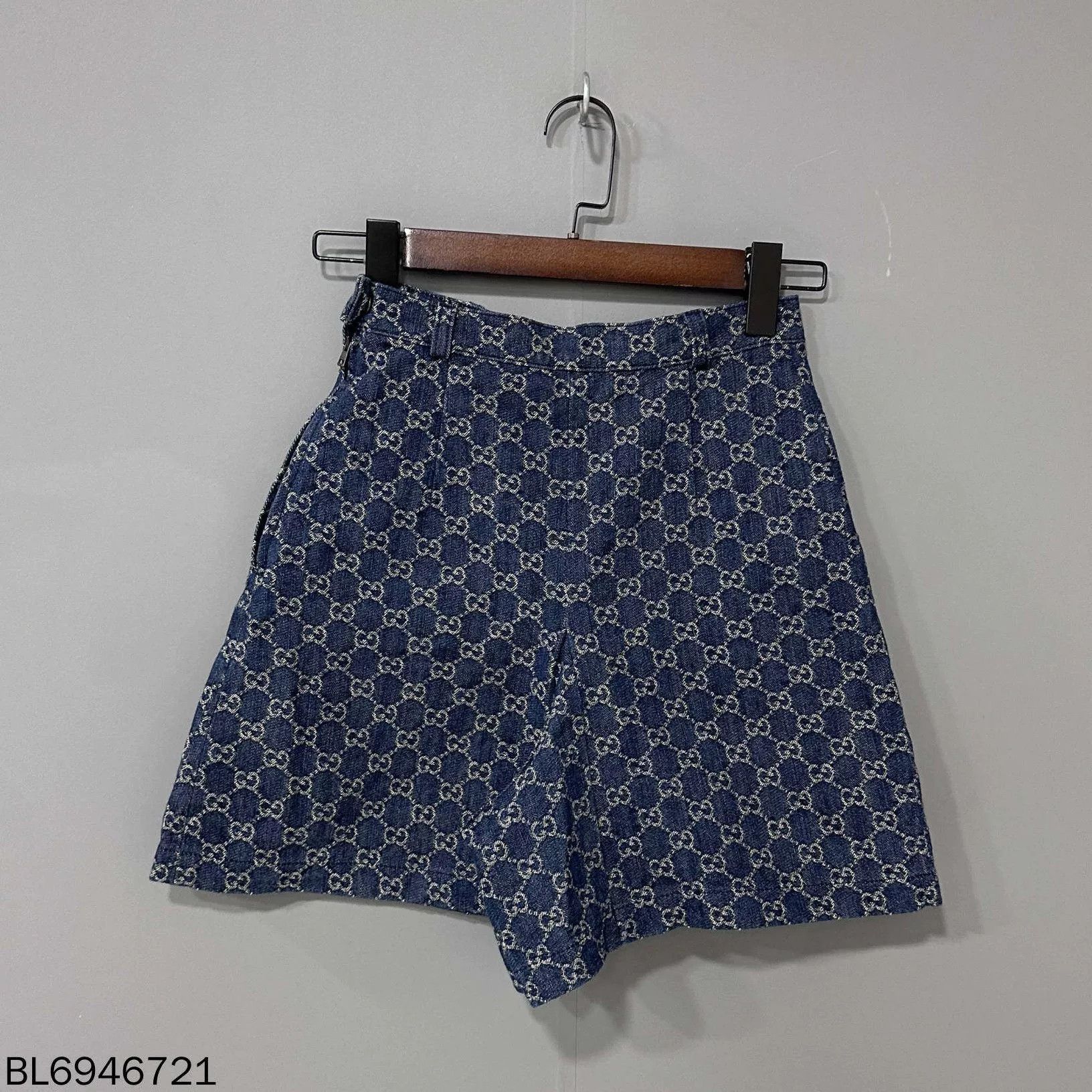 Gucci Gucci Patchwork Logo Print Denim Skirt Size 36" / US 14 / IT 50 - 4 Thumbnail