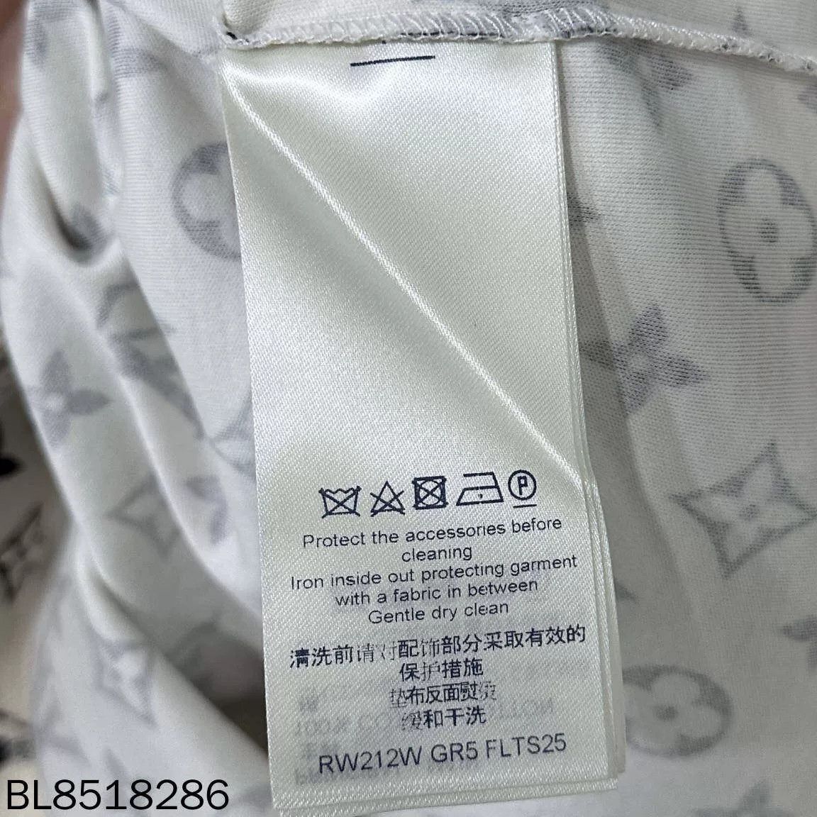 Louis Vuitton Louis Vuitton Monogram Print Short-Sleeve Size US L / EU 52-54 / 3 - 6 Thumbnail
