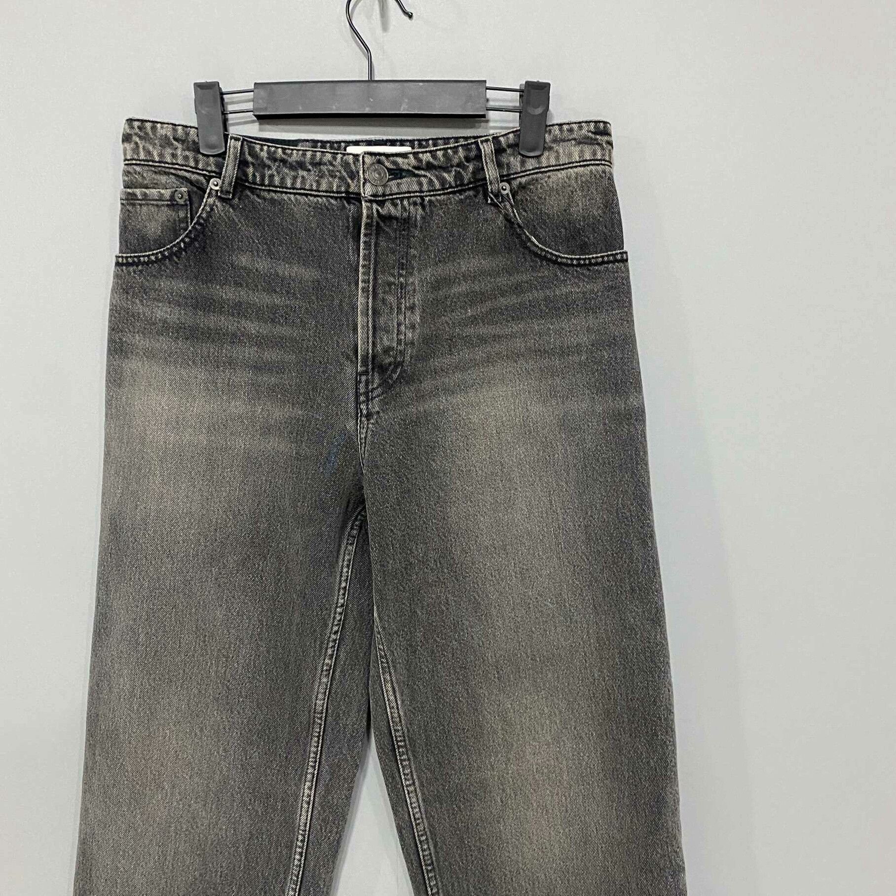 Balenciaga Balenciaga Gray Distressed Logo Jeans Size 27" / US 4 / IT 40 - 2 Thumbnail