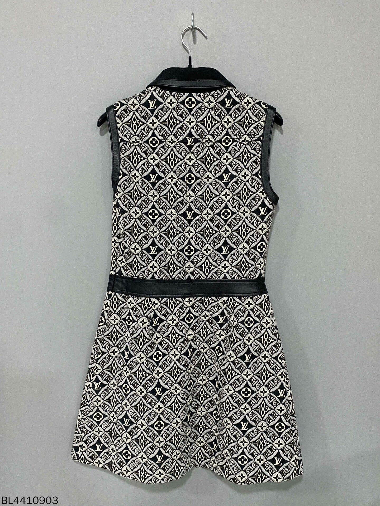 Louis Vuitton 1854 Collection Monogram Print Dress Louis Vuitton Size XS / US 0-2 / IT 36-38 - 3 Thumbnail