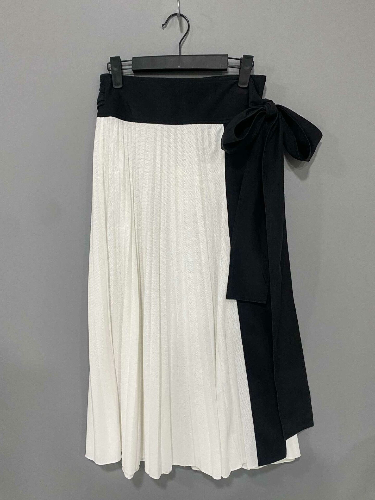 Louis Vuitton Louis Vuitton Black White Long Dress Size 36" / US 14 / IT 50 - 3 Thumbnail