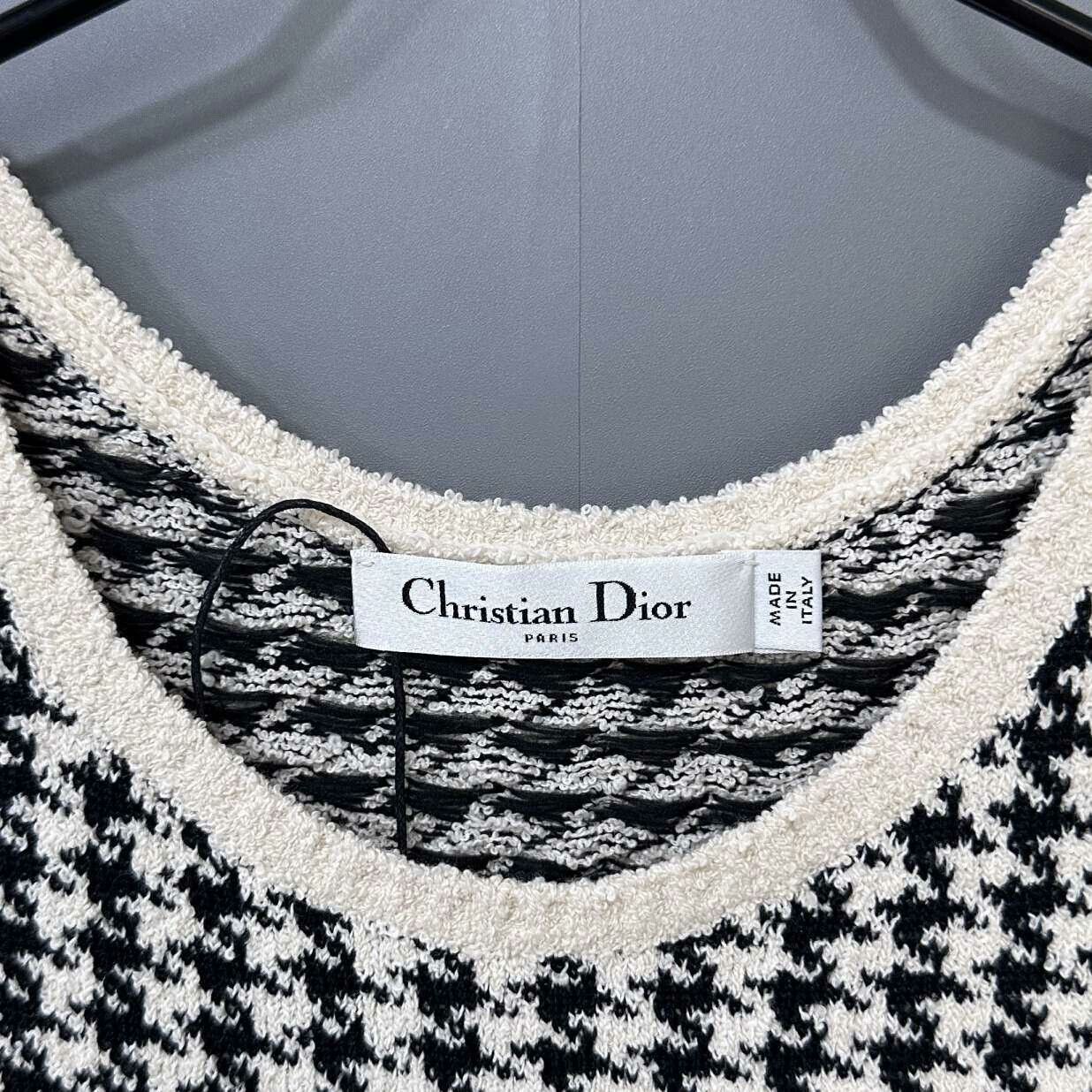 Dior Houndstooth Pearl Two-Piece Cardigan Dior Size S / US 4 / IT 40 - 4 Thumbnail