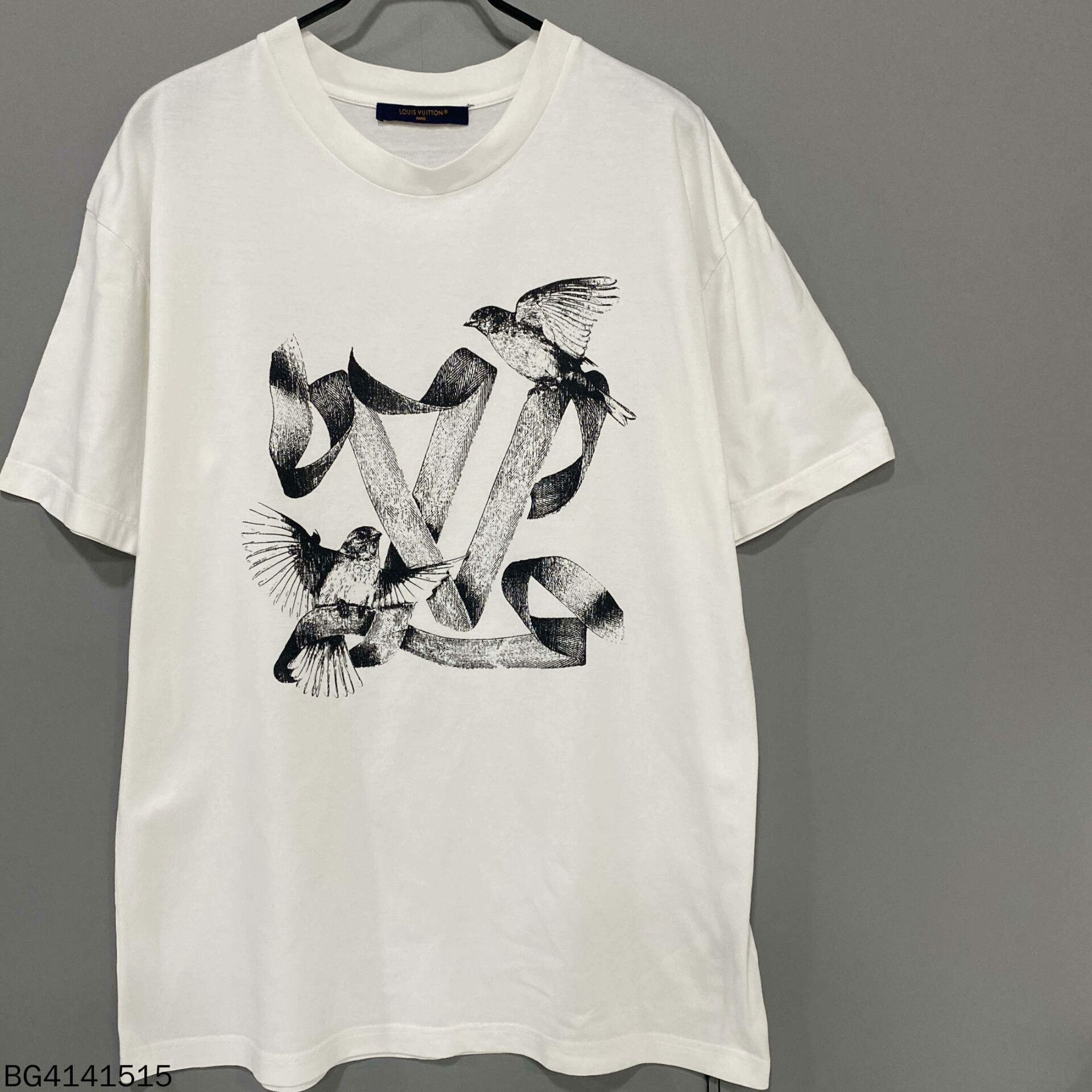 Louis Vuitton Louis Vuitton Peace Dove Logo T-shirt Size US L / EU 52-54 / 3 - 2 Thumbnail