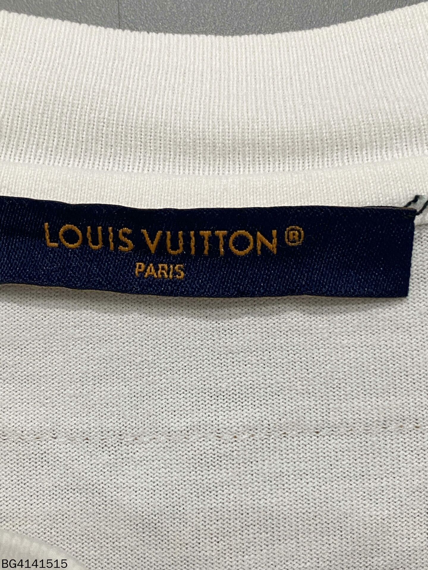 Louis Vuitton Louis Vuitton Peace Dove Logo T-shirt Size US L / EU 52-54 / 3 - 6 Thumbnail