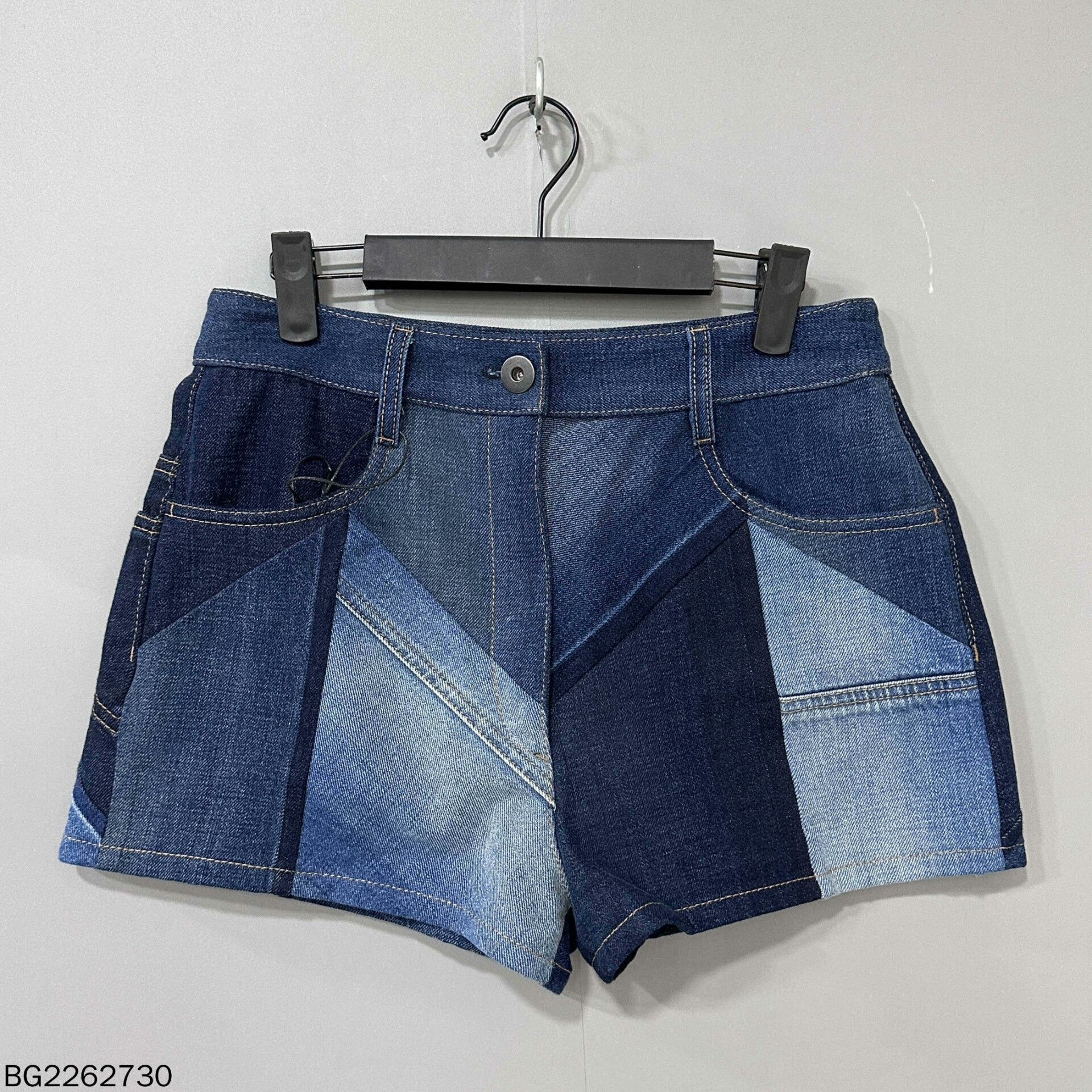 Louis Vuitton Louis Vuitton 1854 Embroidered Logo Shorts Size 27" / US 4 / IT 40 - 3 Thumbnail