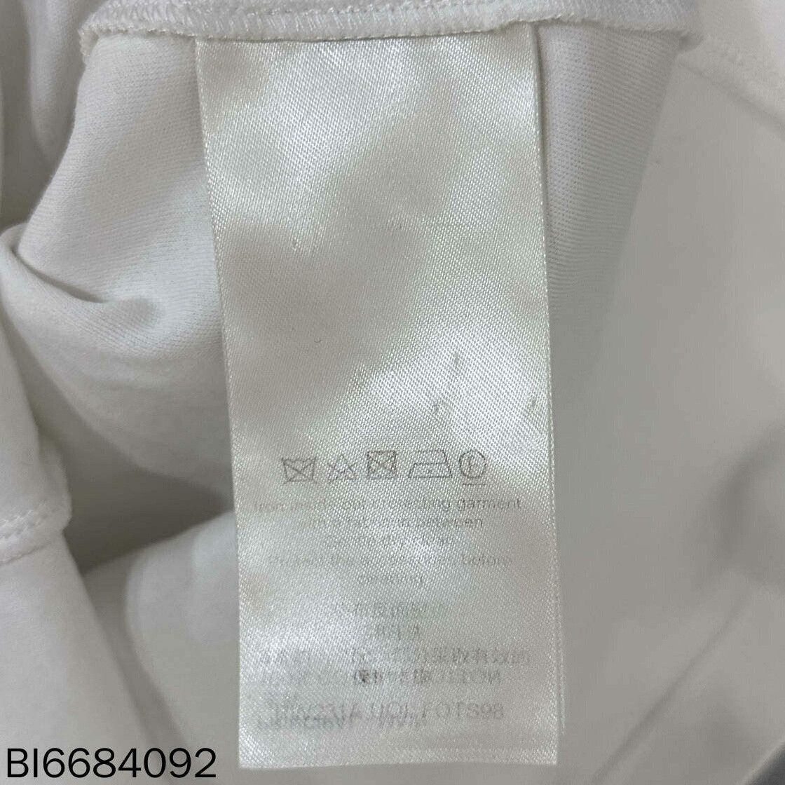 Louis Vuitton Louis Vuitton White Metal Nameplate Short-Sleeve Size US M / EU 48-50 / 2 - 6 Thumbnail