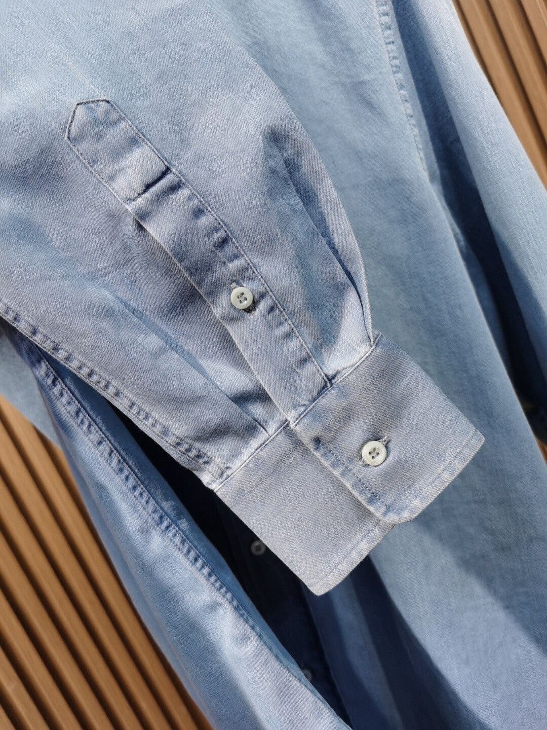 Brunello Cucinelli Brunello Cucinelli Denim Shirt for Fall/Winter Size US M / EU 48-50 / 2 - 7 Thumbnail