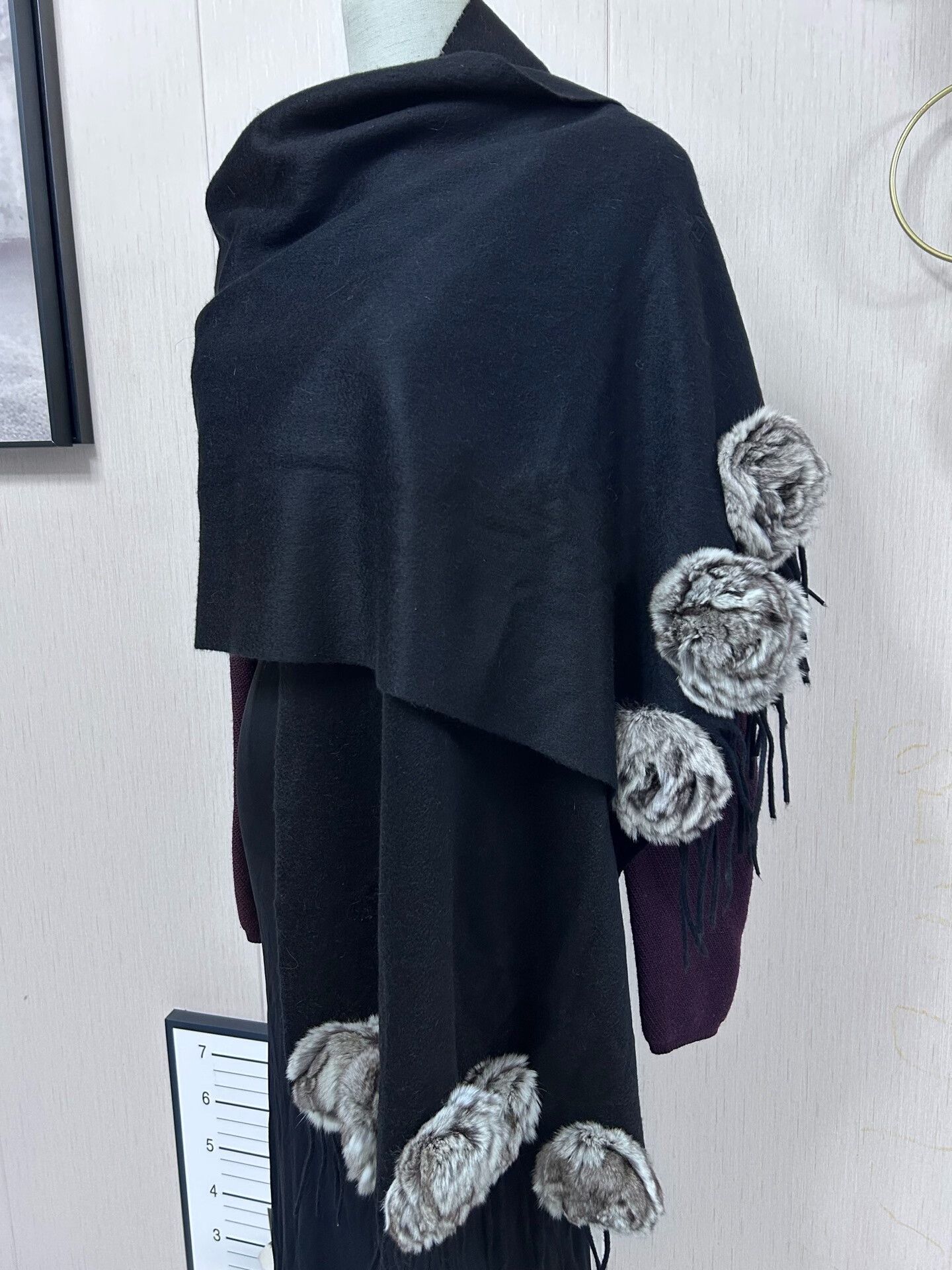 Fendi Fendi Totoro Cashmere Shawl Size ONE SIZE - 3 Thumbnail