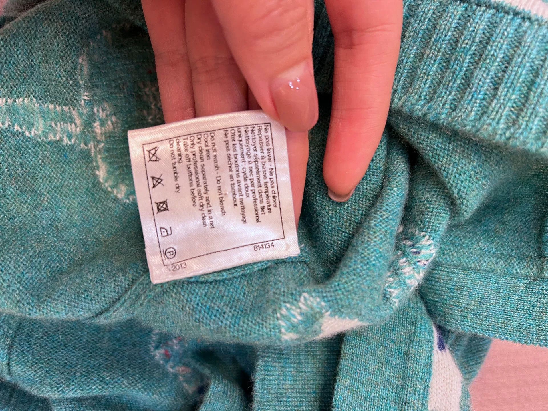 Chanel Chanel Cashmere Cardigan in Excellent Condition Size S / US 4 / IT 40 - 7 Thumbnail