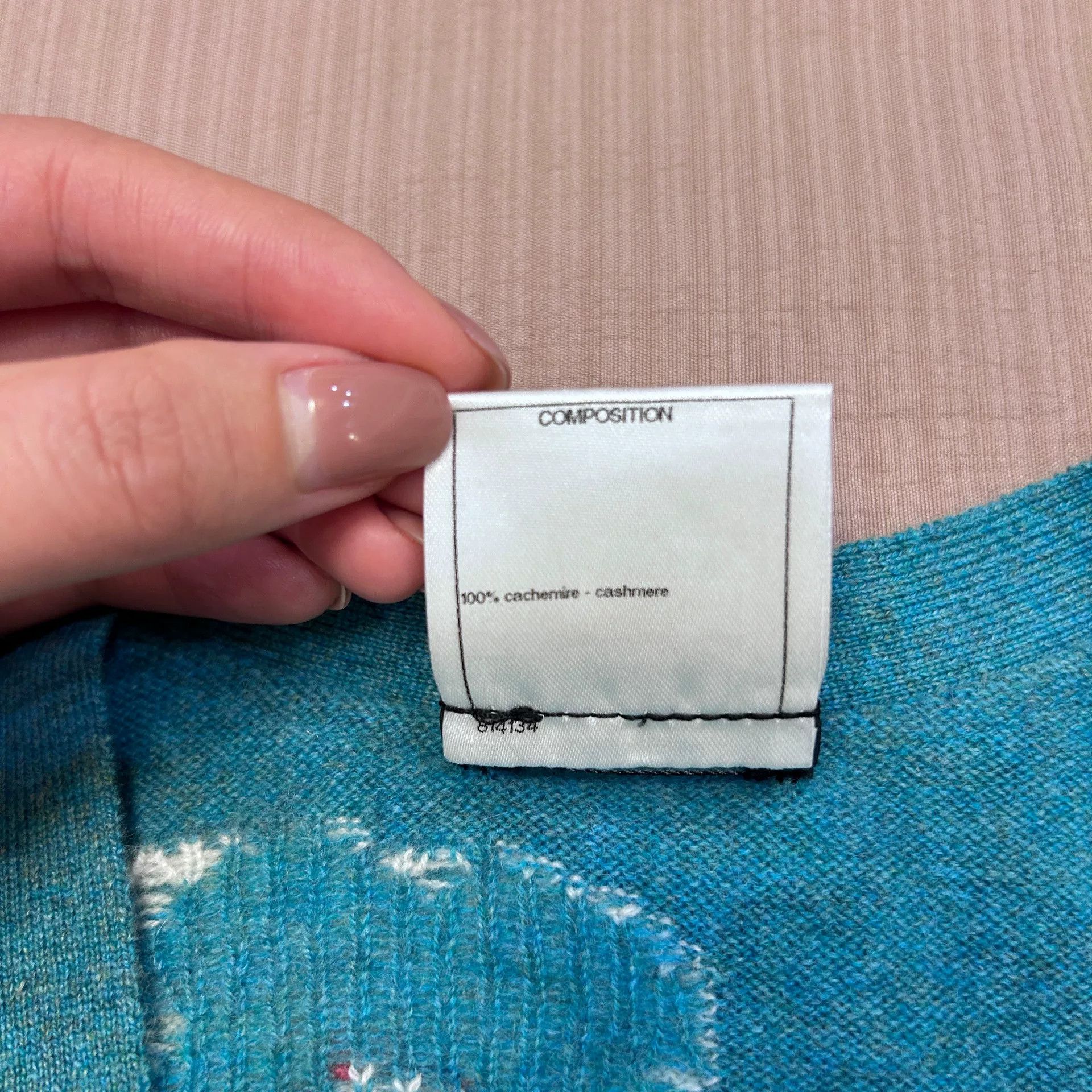 Chanel Chanel Cashmere Cardigan in Excellent Condition Size S / US 4 / IT 40 - 6 Thumbnail