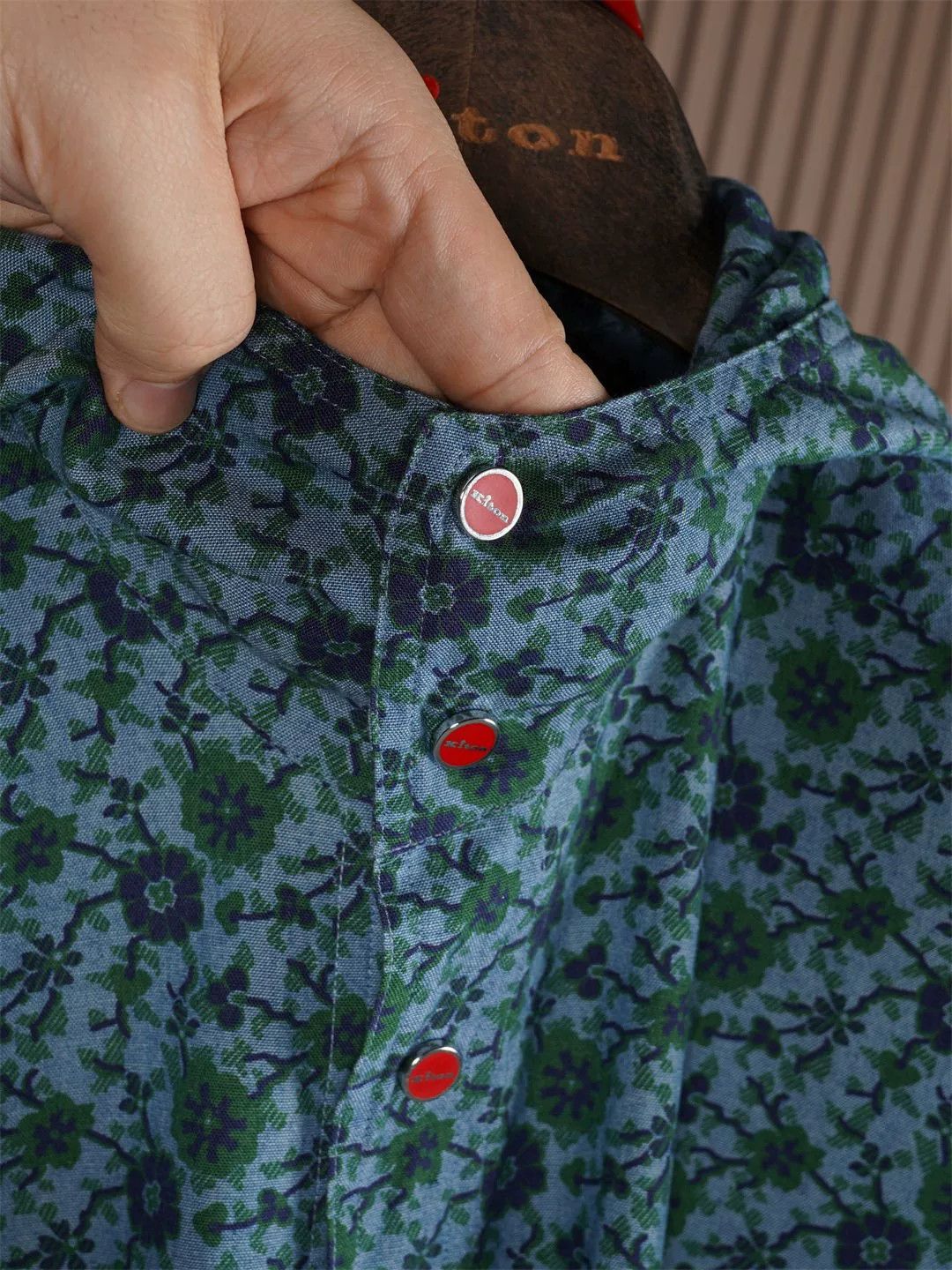 Kiton Kiton Cotton Hoodie with Enamel Buttons Size US M / EU 48-50 / 2 - 4 Thumbnail