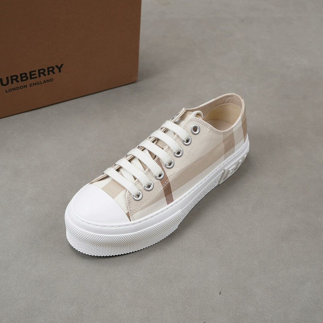 Burberry Burberry Canvas Fashion Sneakers for Women Size US 4 / IT 34 - 6 Thumbnail