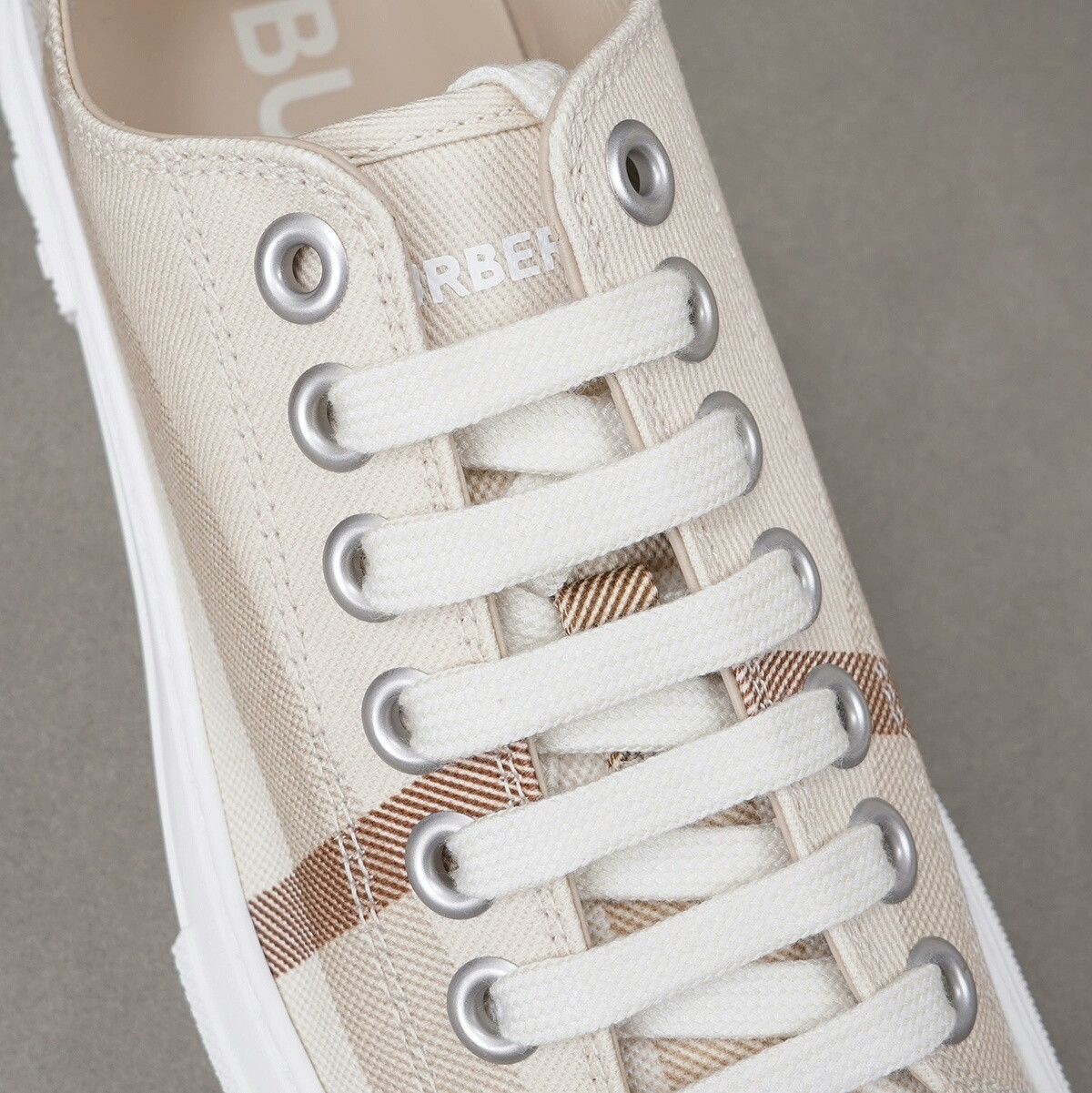 Burberry Burberry Canvas Fashion Sneakers for Women Size US 4 / IT 34 - 7 Thumbnail