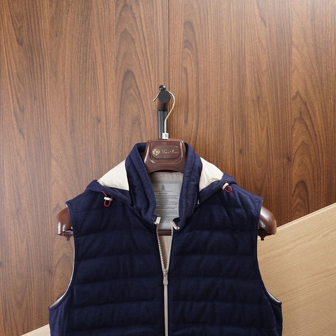 Brunello Cucinelli Brunello Cucinelli Down Vest for Men Size US S / EU 44-46 / 1 - 4 Thumbnail
