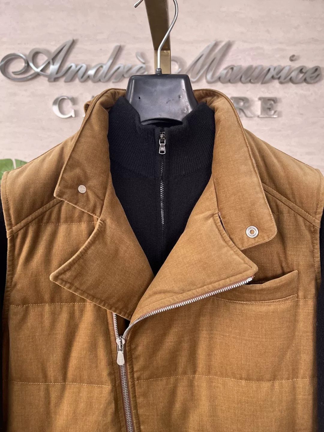 Brunello Cucinelli Brunello Cucinelli Brown Down Vest Size US S / EU 44-46 / 1 - 4 Thumbnail