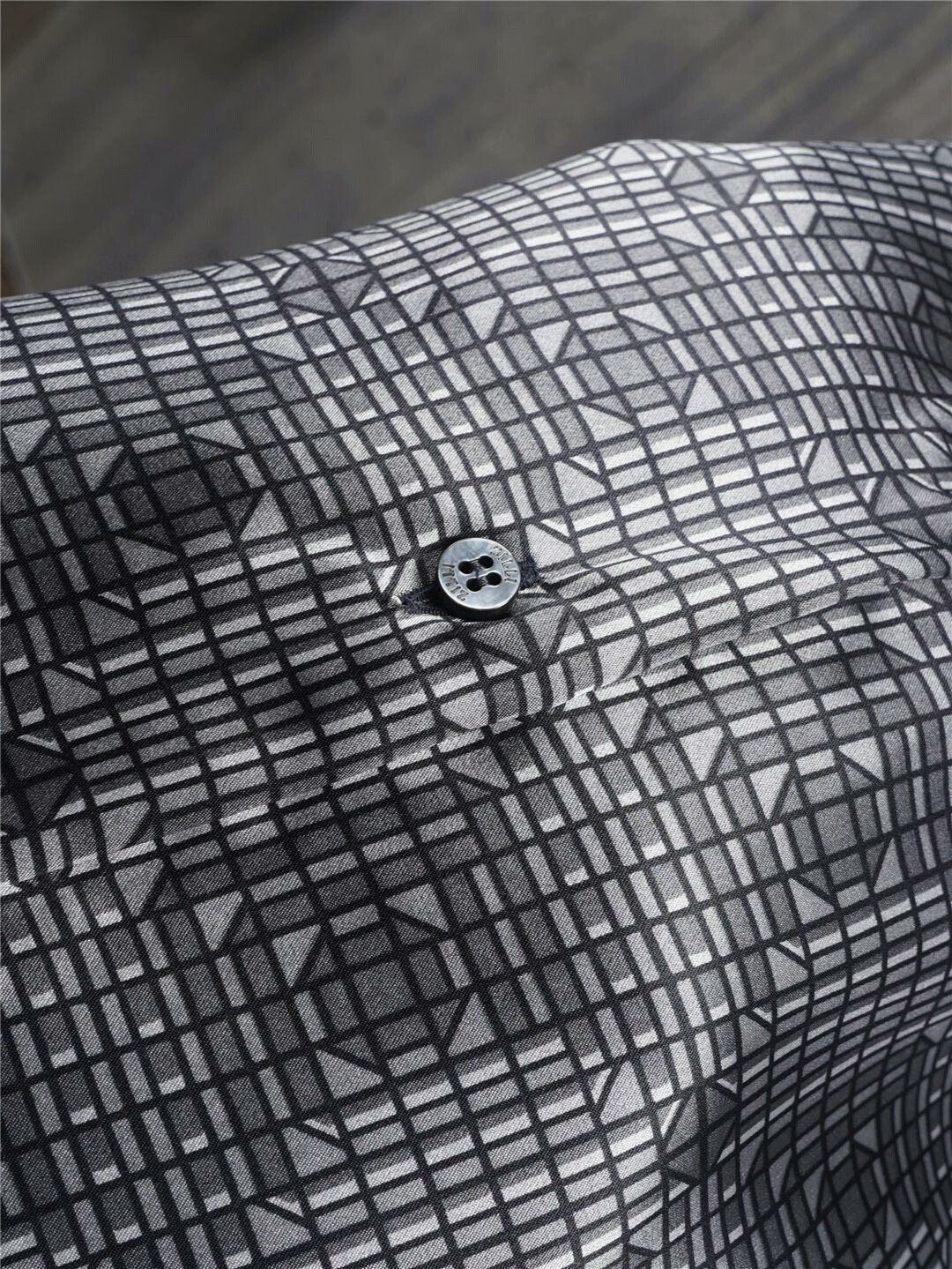 Zilli ZILLI Silk Shirt with Mother-of-Pearl Buttons Size US M / EU 48-50 / 2 - 5 Thumbnail