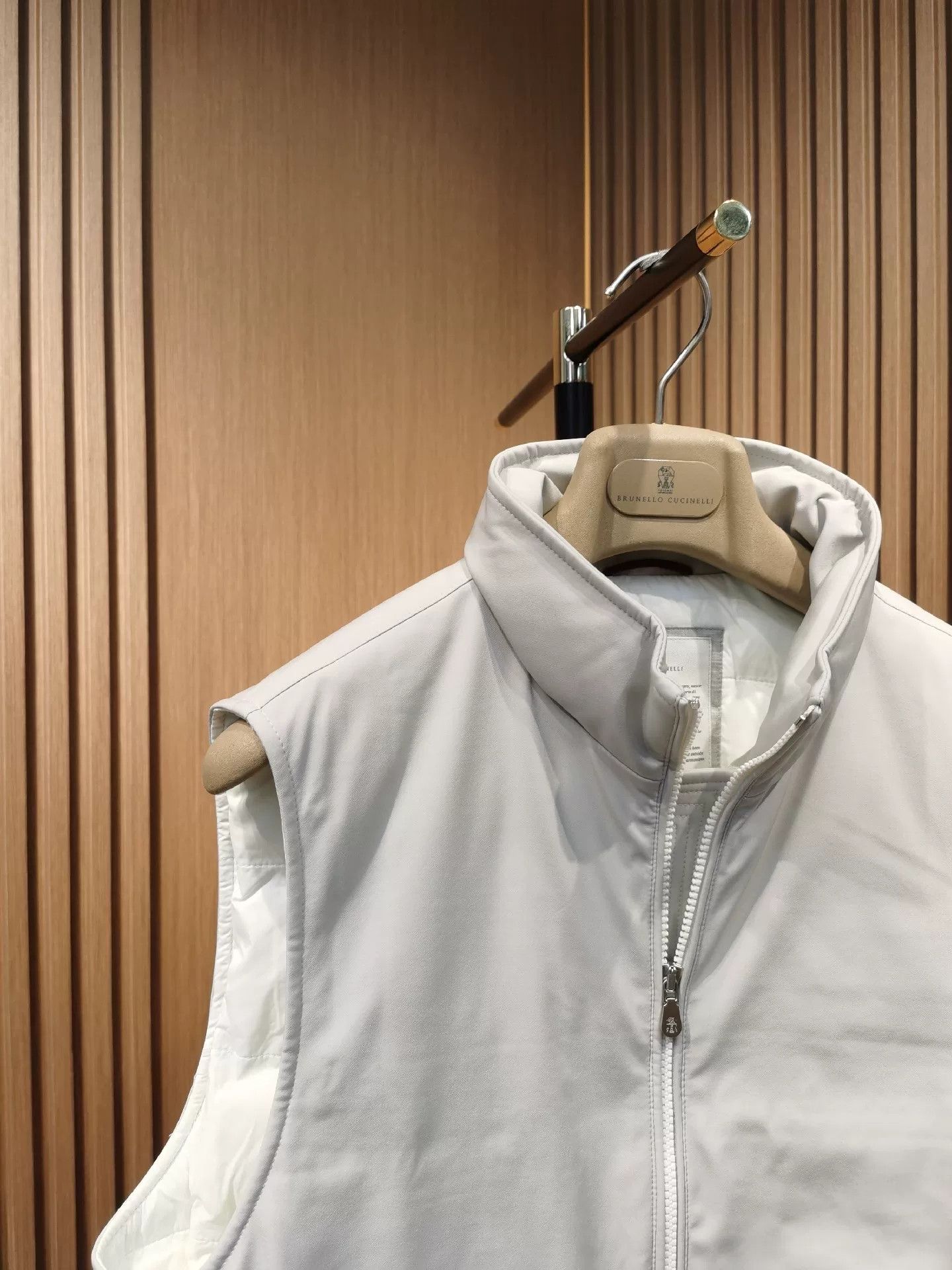Brunello Cucinelli Brunello Cucinelli Down Vest for Fall/Winter Size US S / EU 44-46 / 1 - 2 Thumbnail
