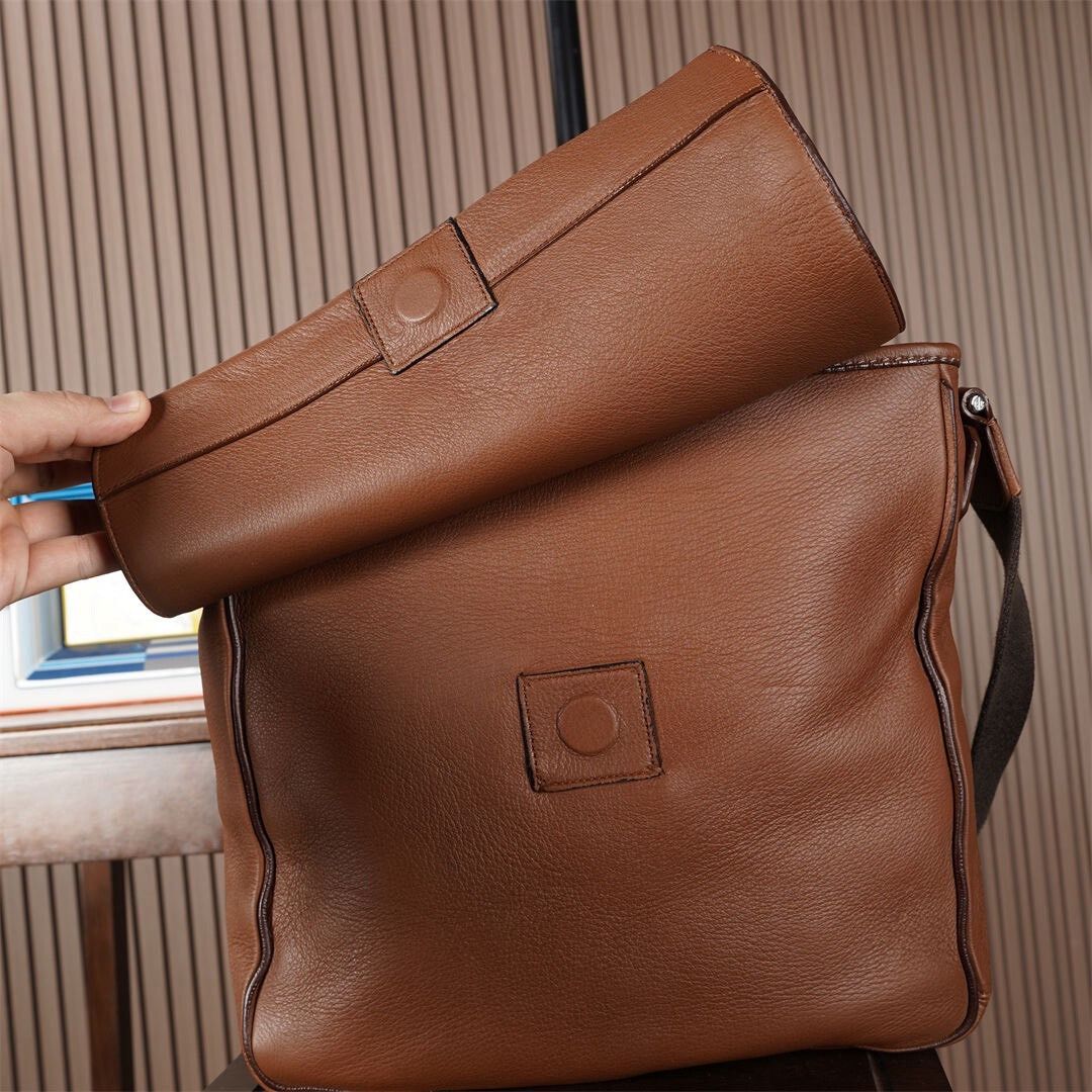 Loro Piana Loro Piana Men's Vintage Shoulder Bag Size ONE SIZE - 7 Thumbnail