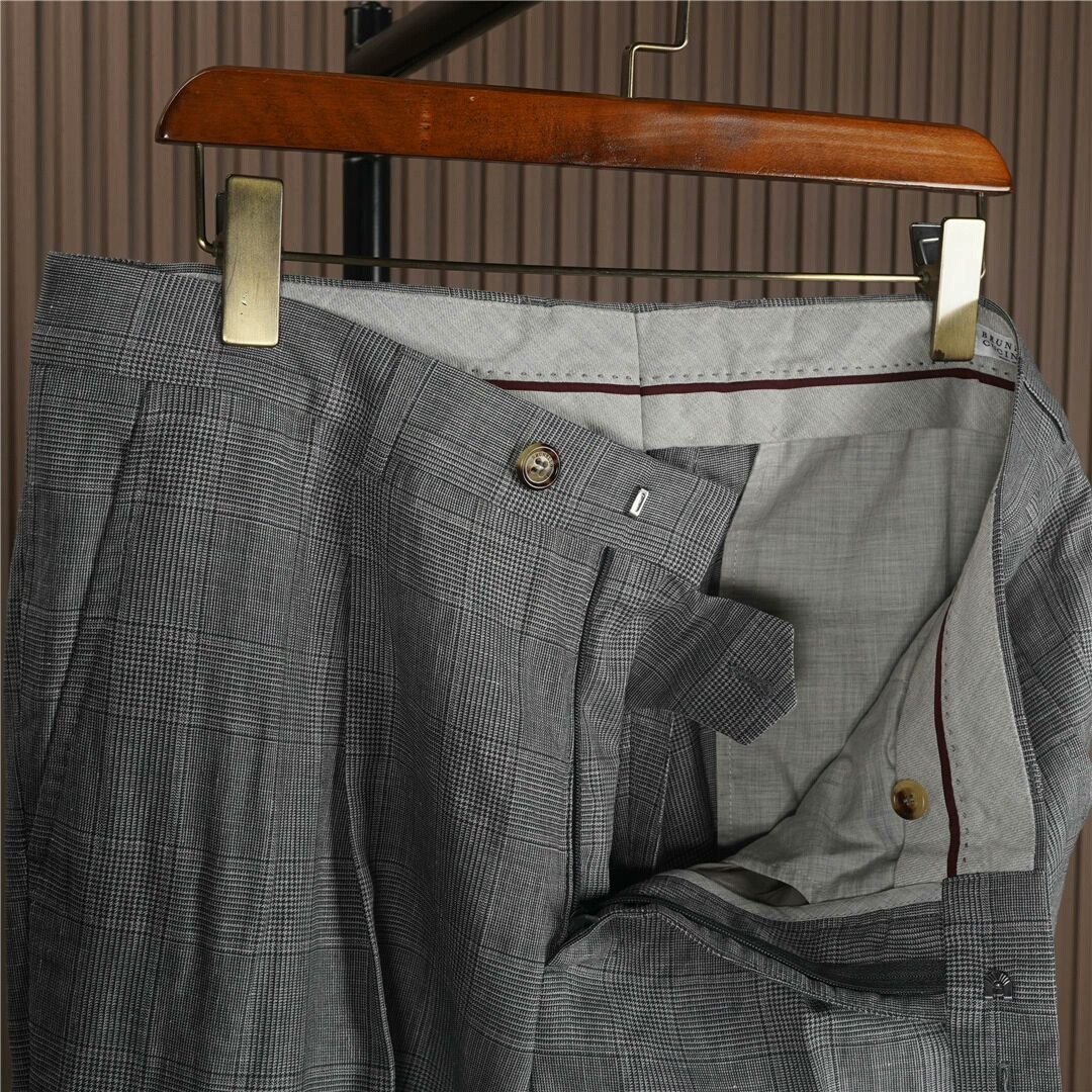 Brunello Cucinelli Brunello Cucinelli Men's Gray Plaid Suit Size US M / EU 48-50 / 2 - 5 Thumbnail