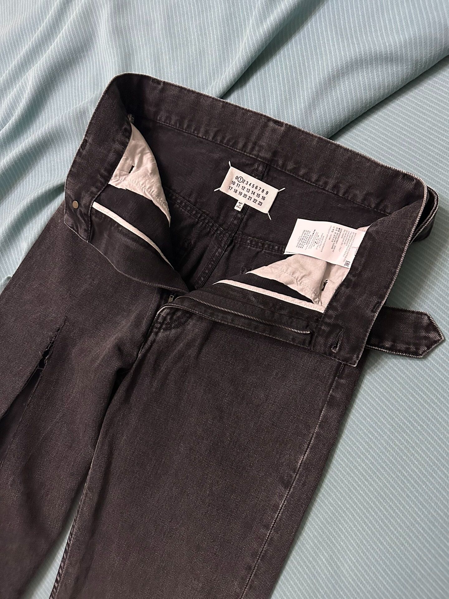 Maison Margiela Maison Margiela Distressed Jeans with Belt Size 28" / US 6 / IT 42 - 3 Thumbnail