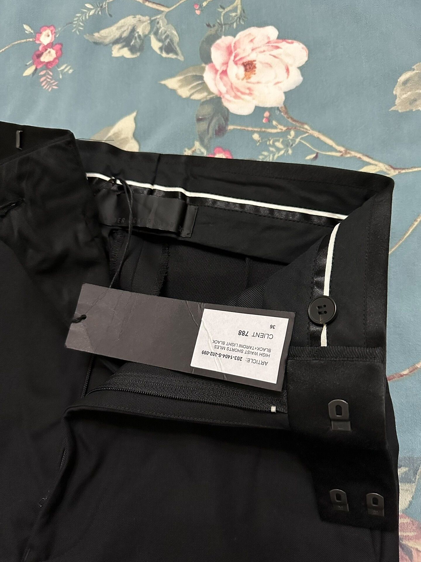 Haider Ackermann Haider Ackermann Women's Black Shorts Size 22" - 6 Thumbnail