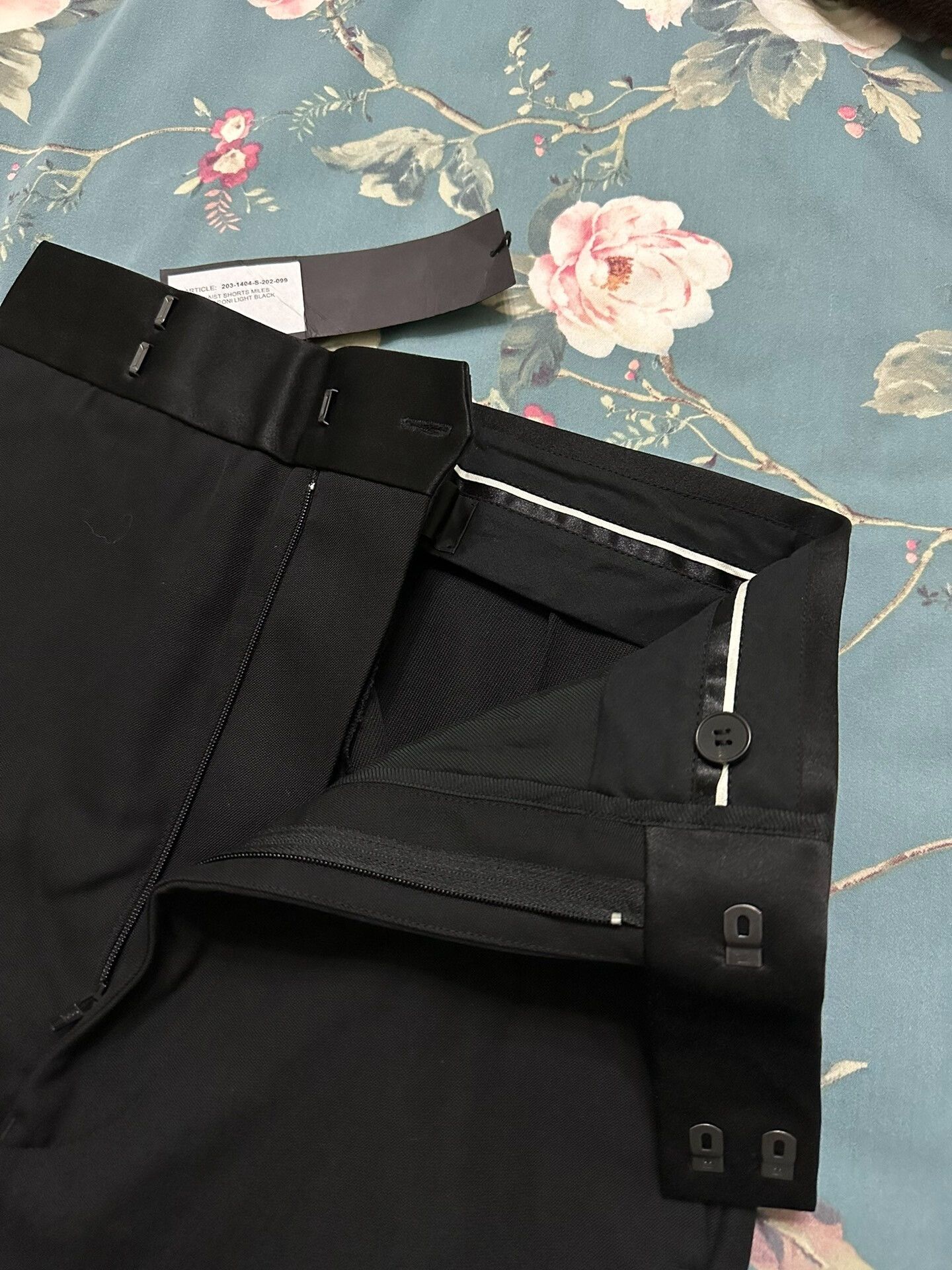 Haider Ackermann Haider Ackermann Women's Black Shorts Size 22" - 5 Thumbnail
