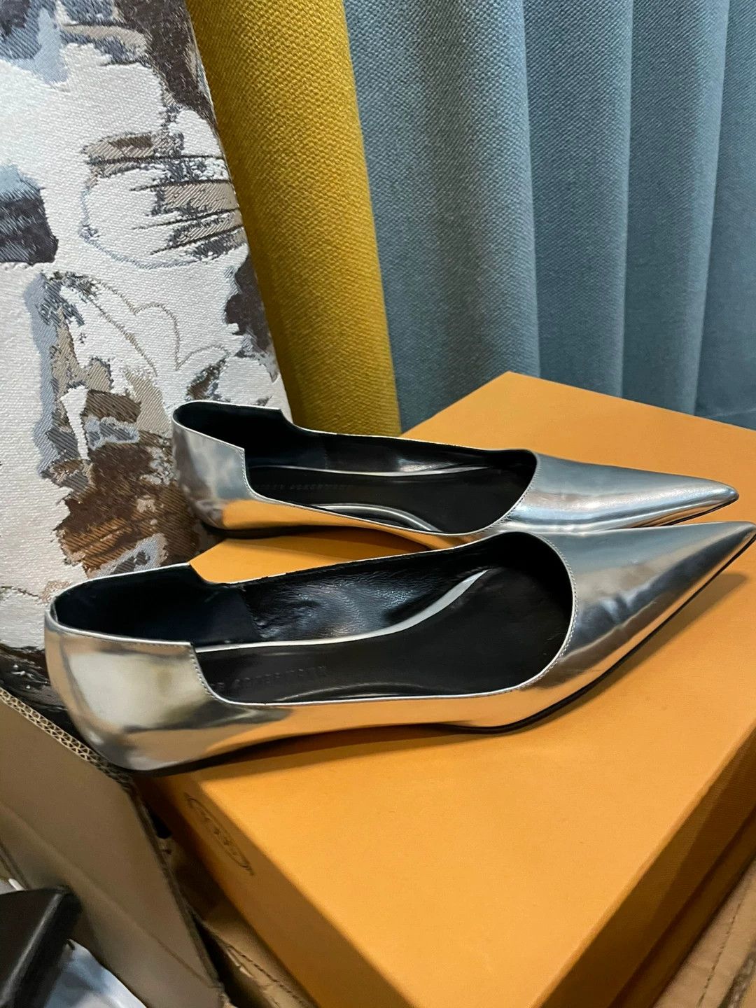 Haider Ackermann Silver Pointed Toe Flats by Haider Ackermann Size US 6 / IT 36 - 3 Thumbnail