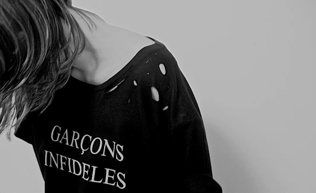 GARCONS INFIDELES Garcons Infideles Distressed T-Shirt Size US S / EU 44-46 / 1 - 9 Thumbnail
