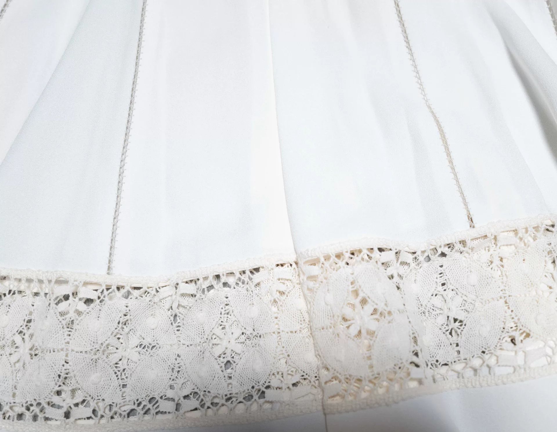 Dior Christian Dior White Lace Maxi Dress Size XXS / US 00 / IT 34 - 3 Thumbnail