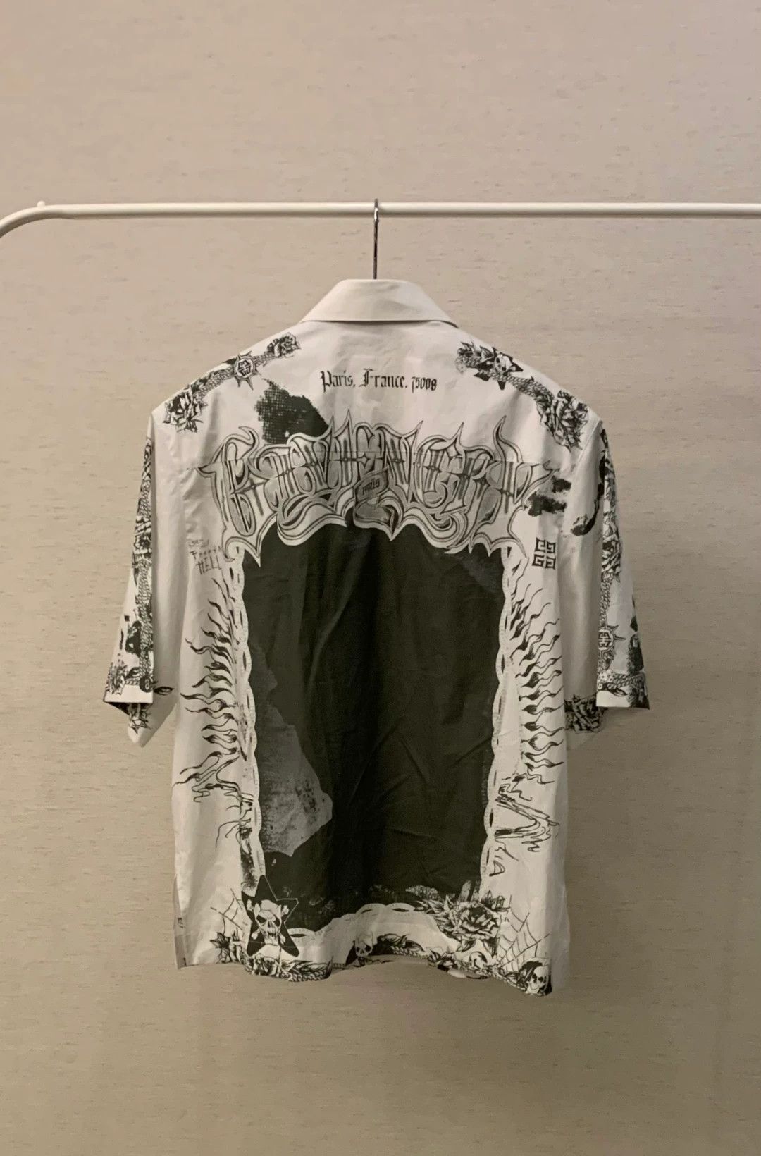 Givenchy Givenchy MMW Graphic Shirt for Sale Size US L / EU 52-54 / 3 - 3 Thumbnail