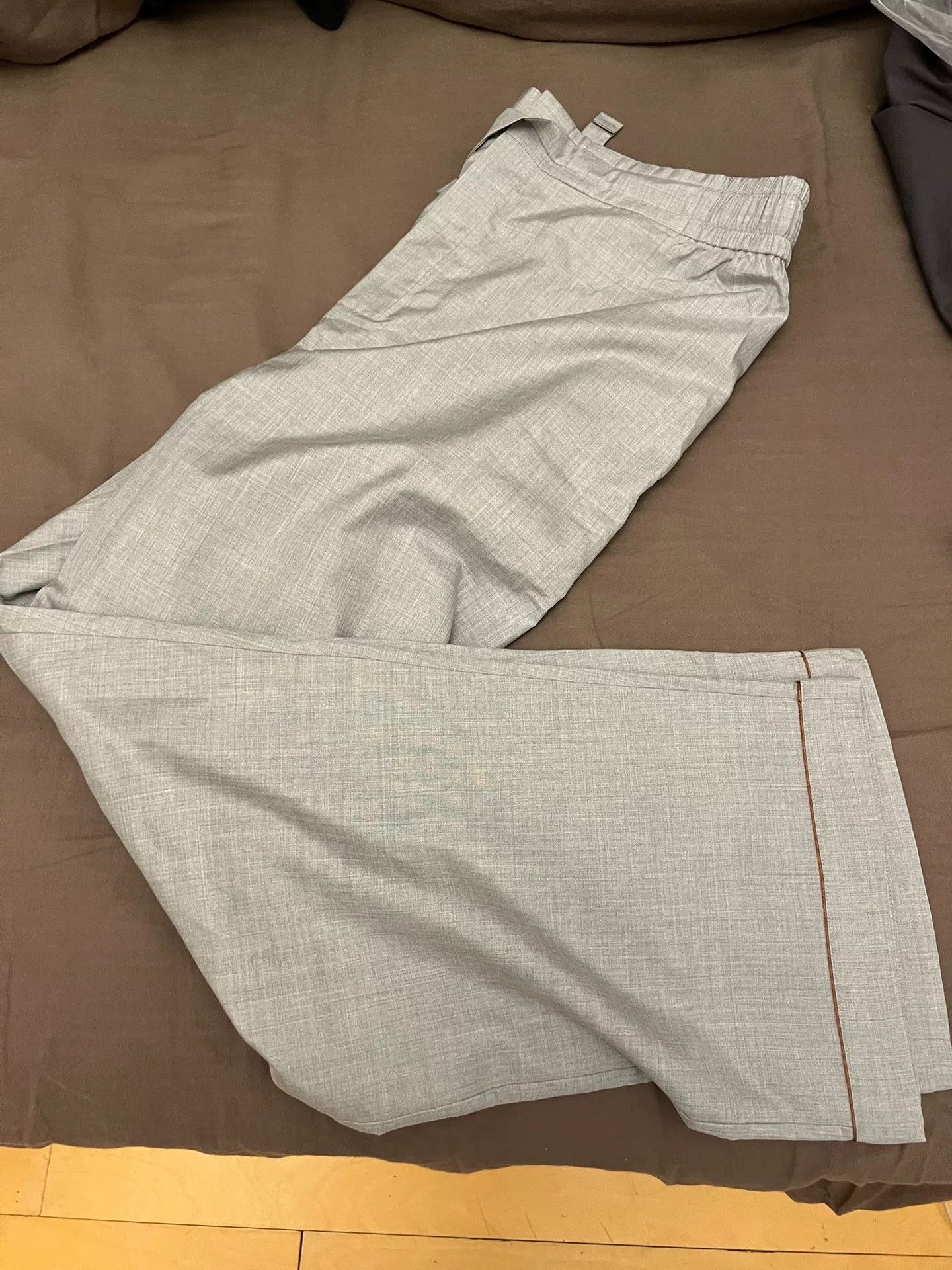 Ermenegildo Zegna Zegna 100% Silk Suit in Light Gray Size US XL / EU 56 / 4 - 7 Thumbnail
