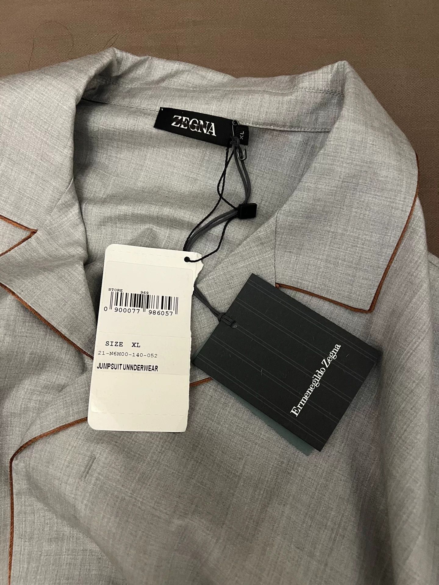 Ermenegildo Zegna Zegna 100% Silk Suit in Light Gray Size US XL / EU 56 / 4 - 6 Thumbnail