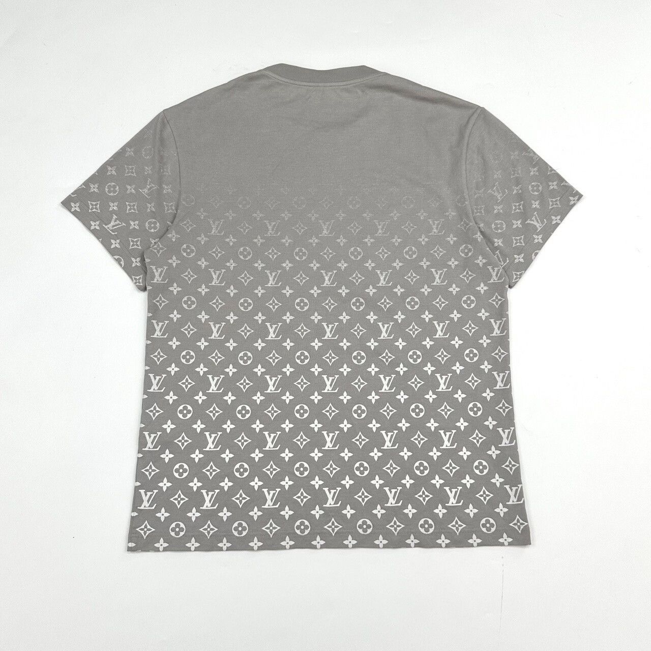 Louis Vuitton Louis Vuitton Gradient Monogram Gray T-Shirt Size US S / EU 44-46 / 1 - 2 Thumbnail